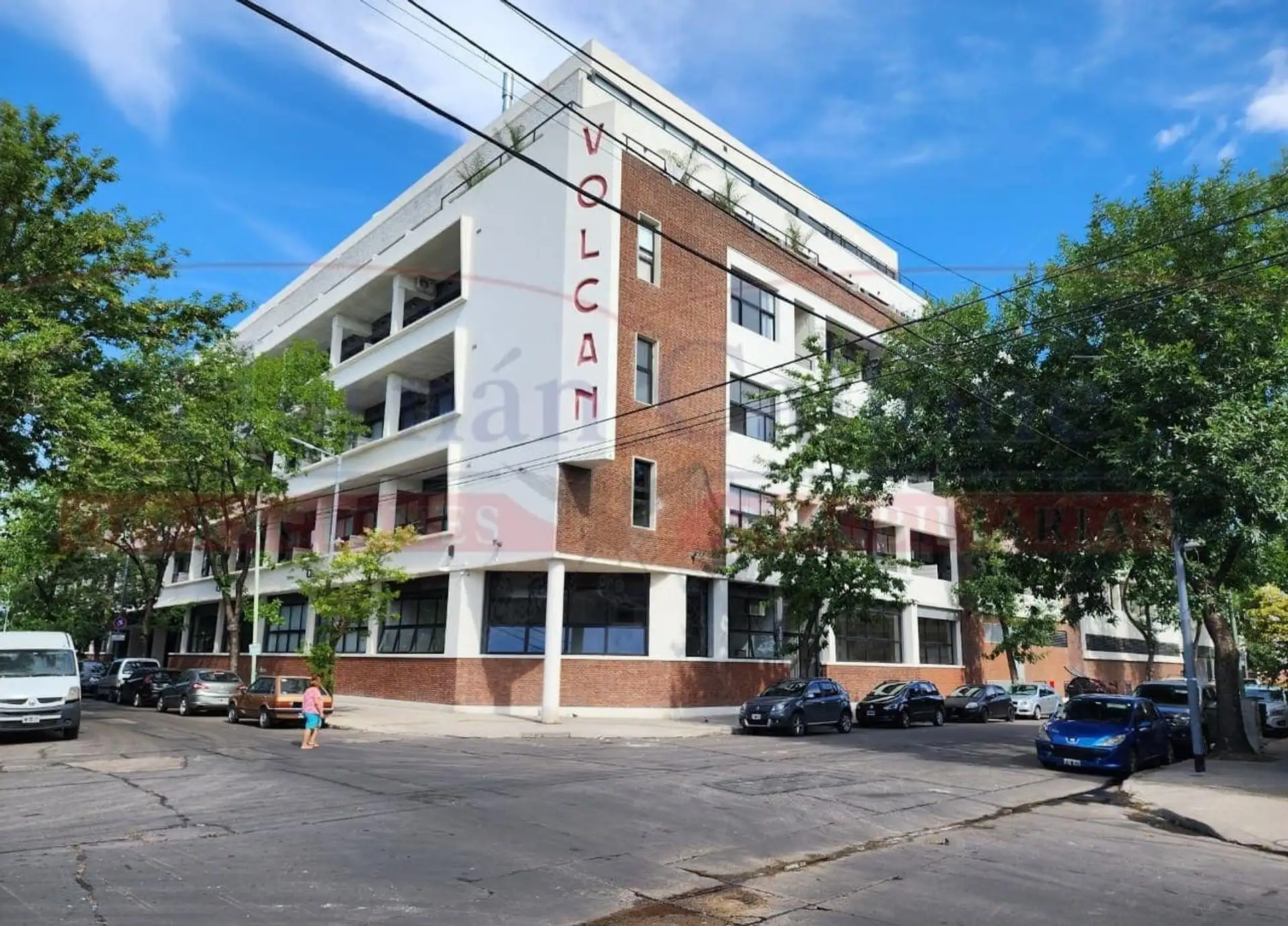 Departamento de 1 dormitorio en Parque Chacabuco con cochera y baulera
