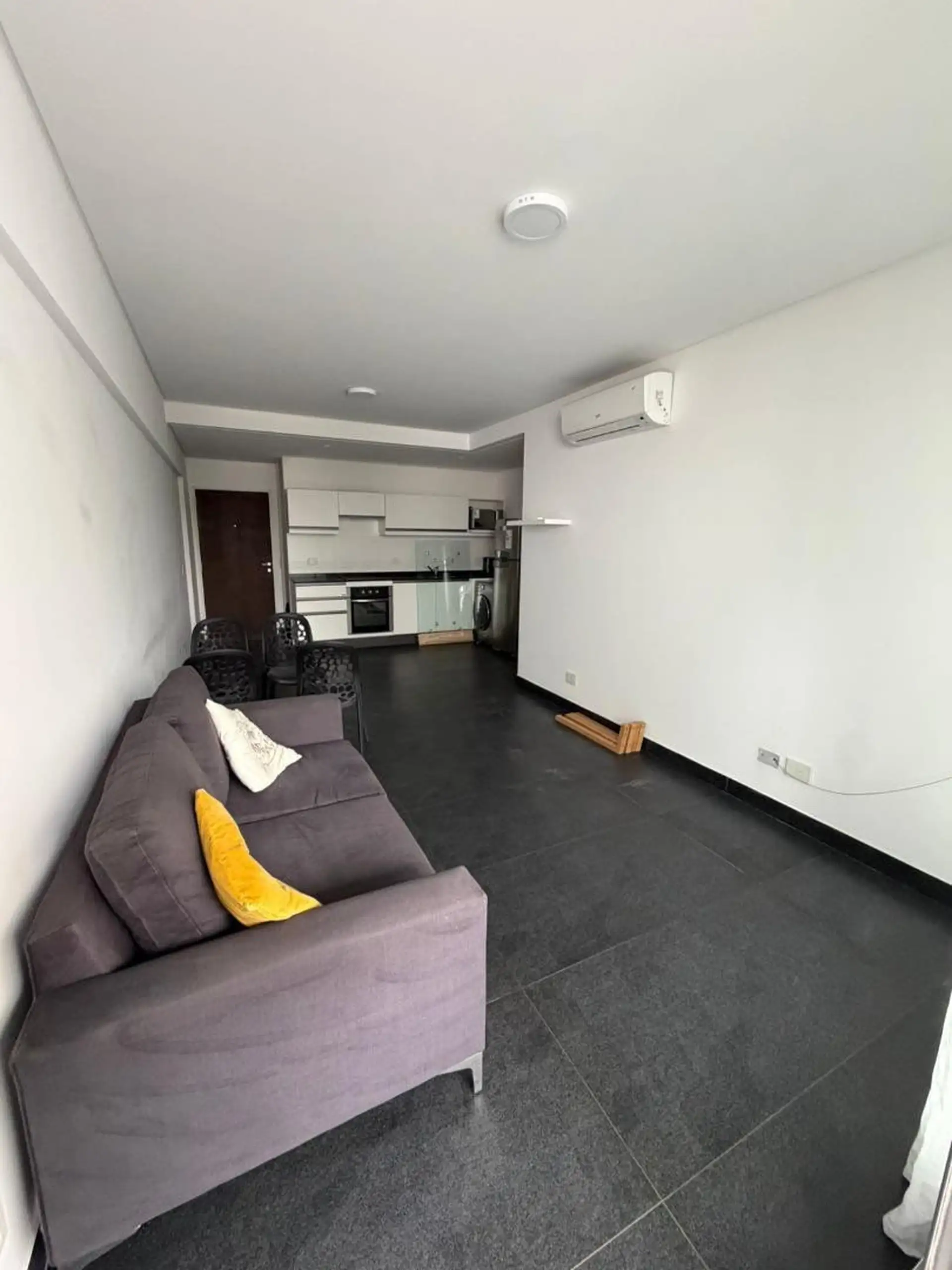 Двухкомнатная квартира с мебелью в Villa Urquiza