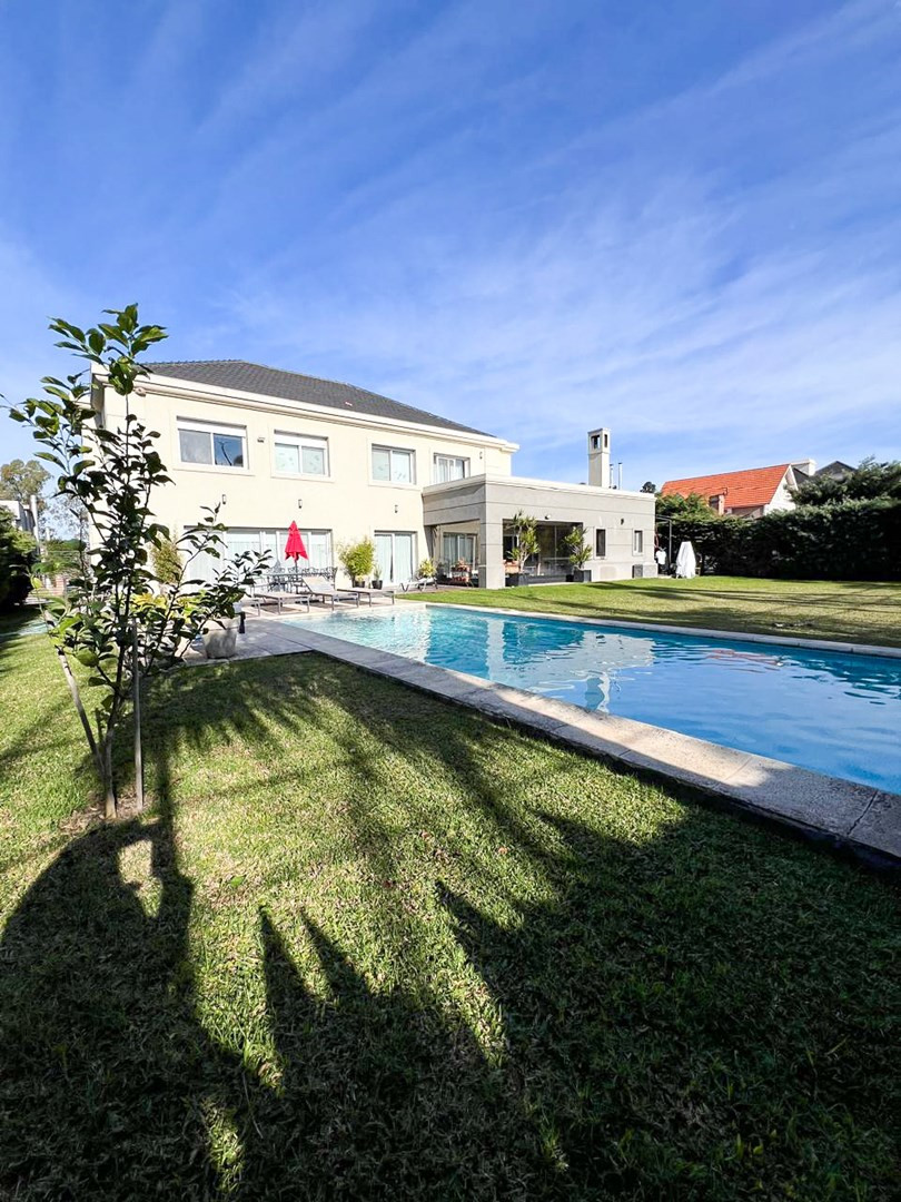 Дом с 4 спальнями в Quilmes