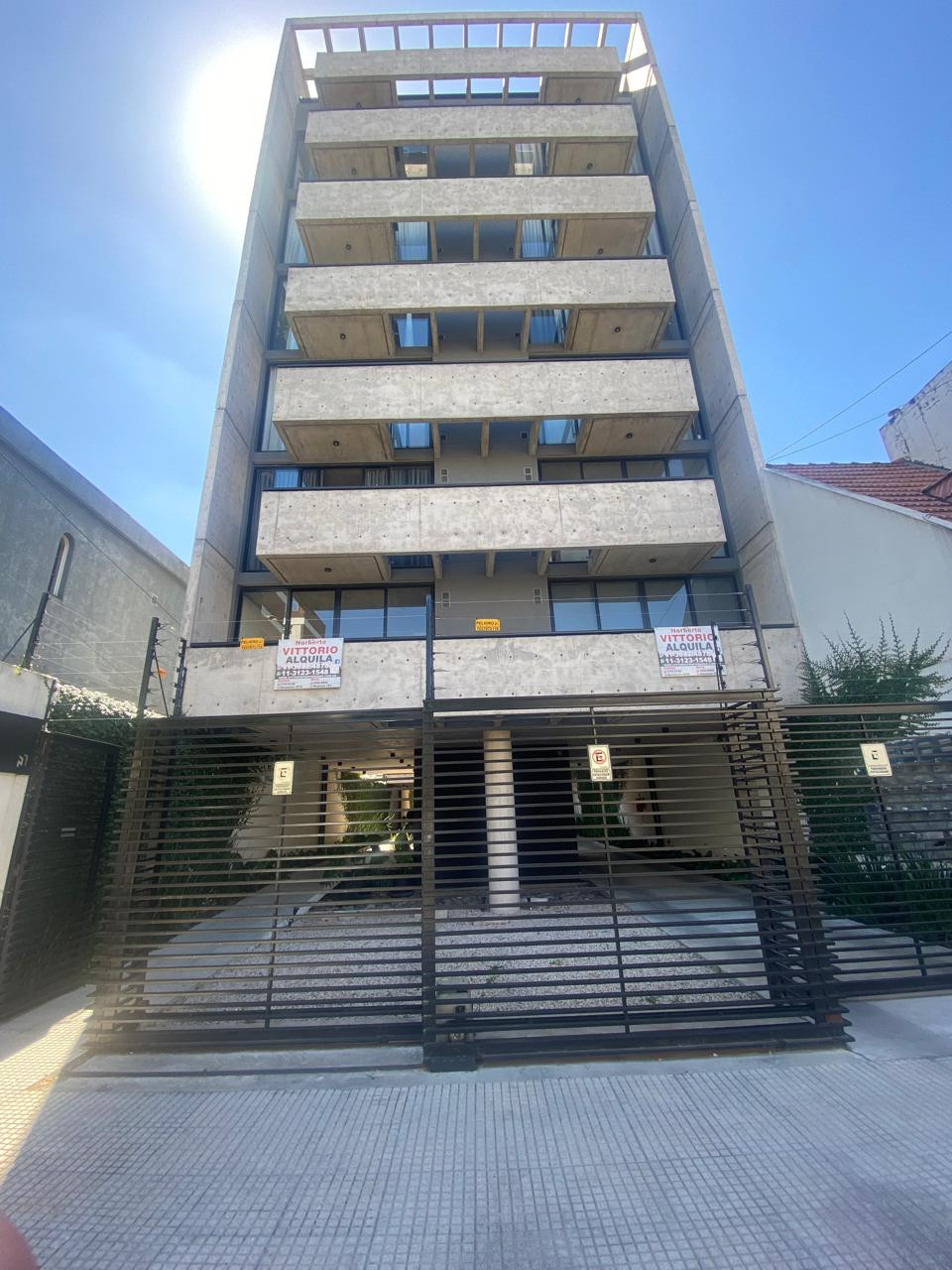 Departamento de 2 ambientes al contrafrente en Morón