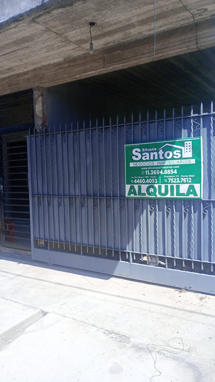 PH de 2 ambientes con patio y parrilla en Morón