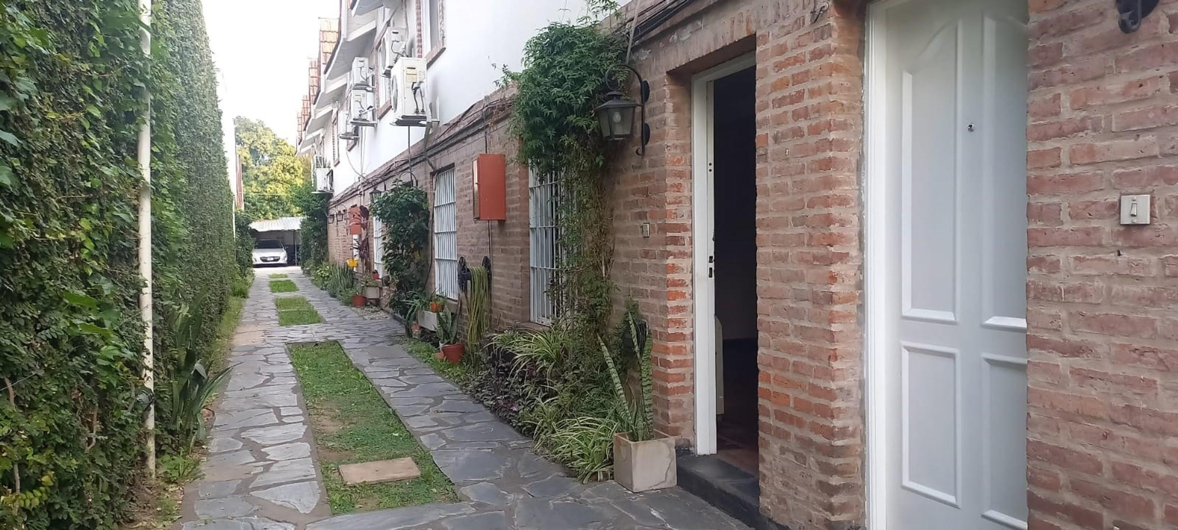 PH com 2 dormitórios em Ituzaingó Norte