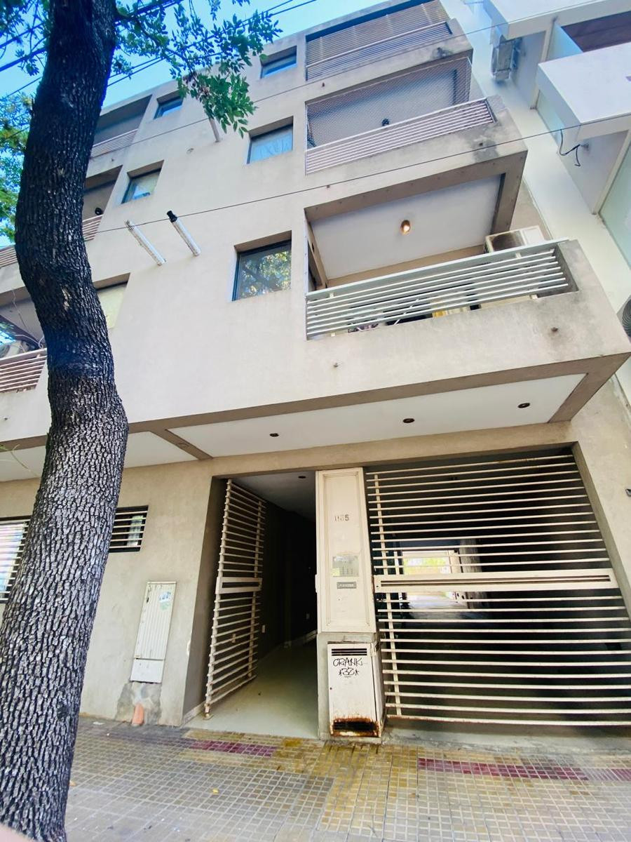 Apartamento de dois quartos no 2º andar em La Plata