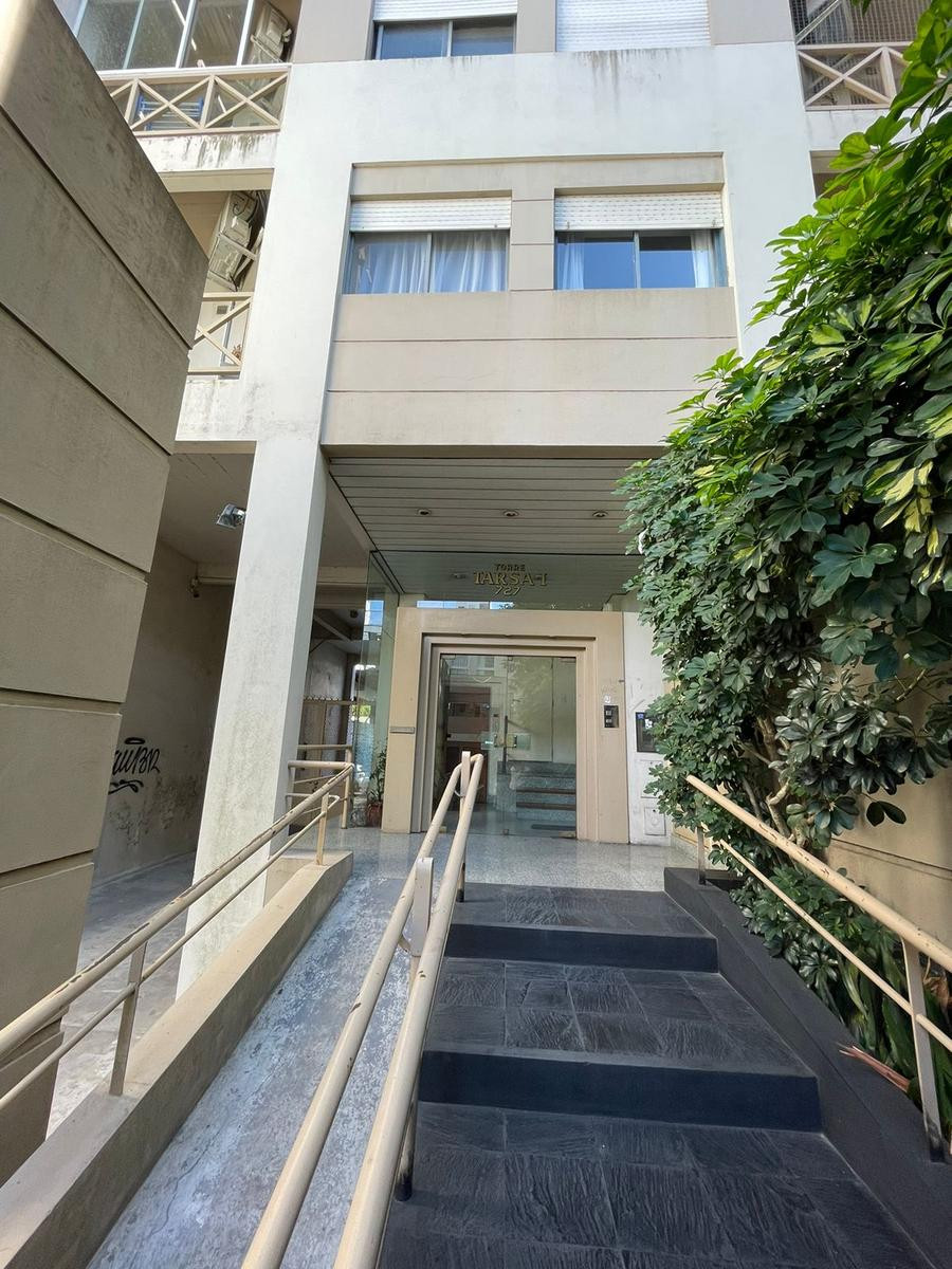 Departamento de 2 ambientes con balcón en La Plata