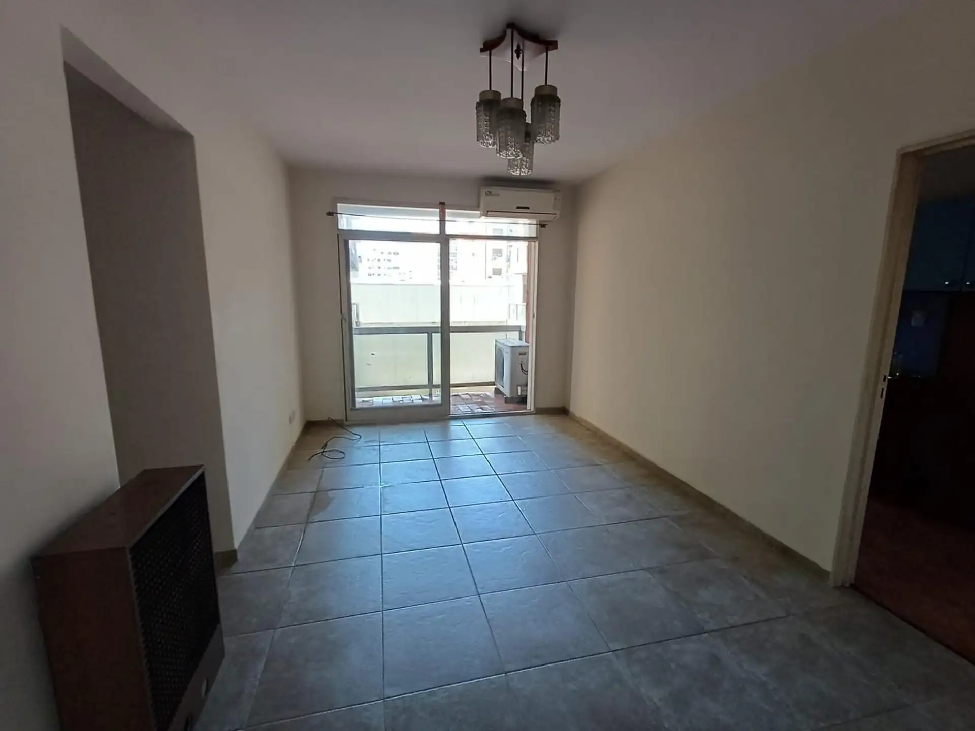 Трёхкомнатная квартира с 2 спальнями в Avellaneda Centro