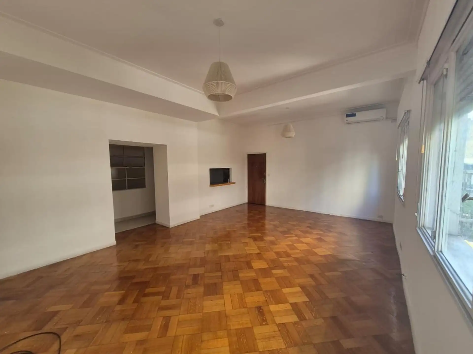 Apartamento de três ambientes com 2 quartos em Monserrat