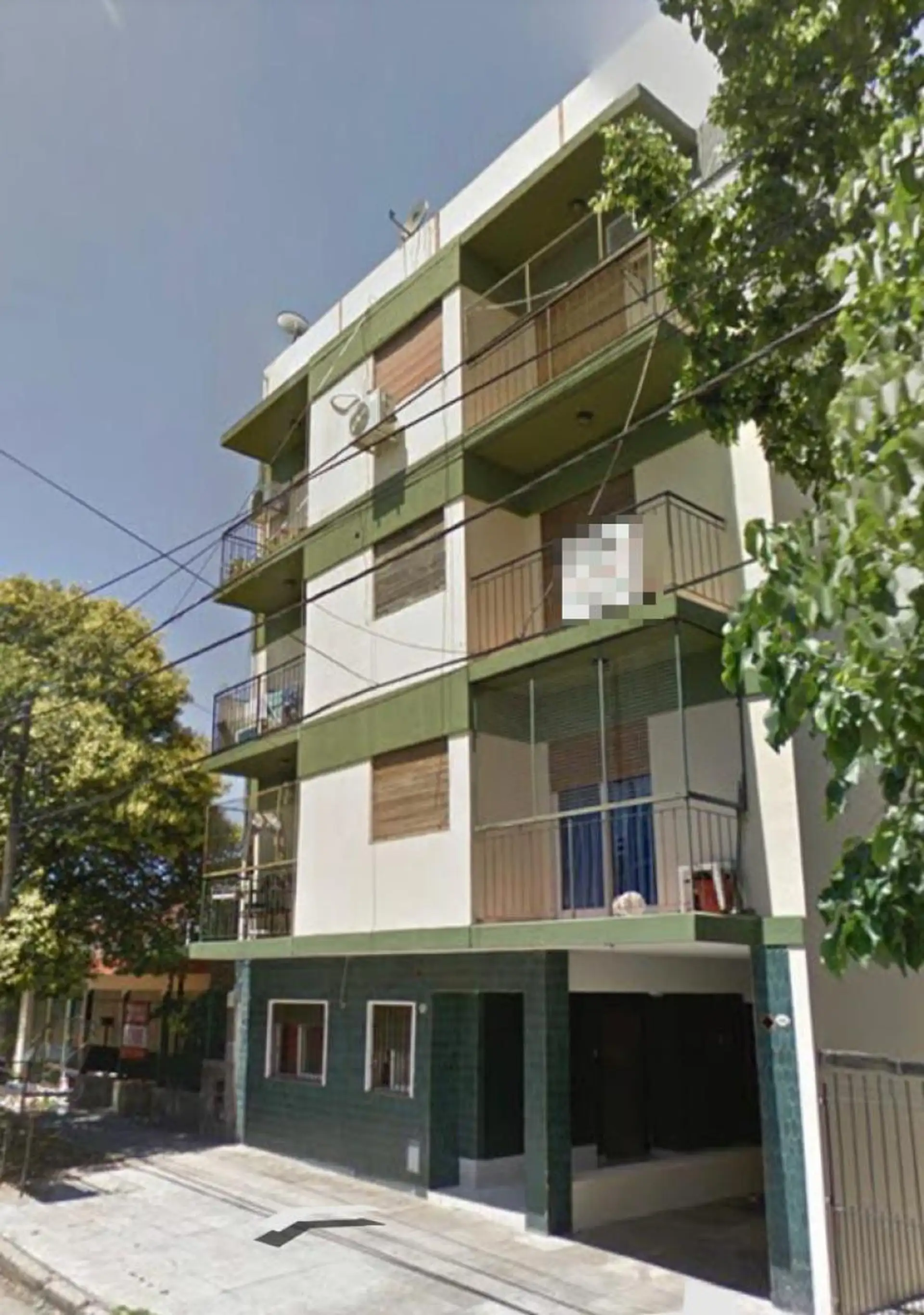 Semipiso de 3 ambientes con cochera y terraza propia en Villa Ballester