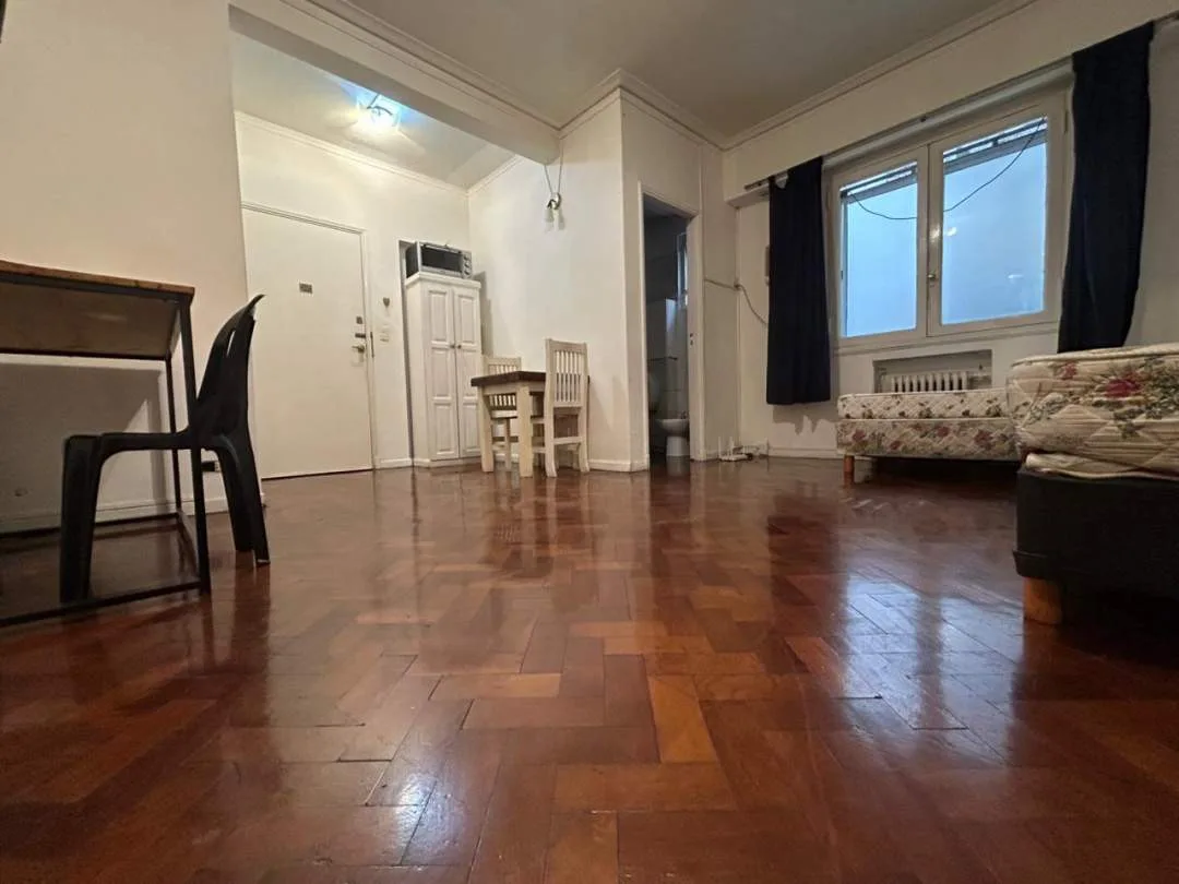 Apartment for professional use in Monserrat