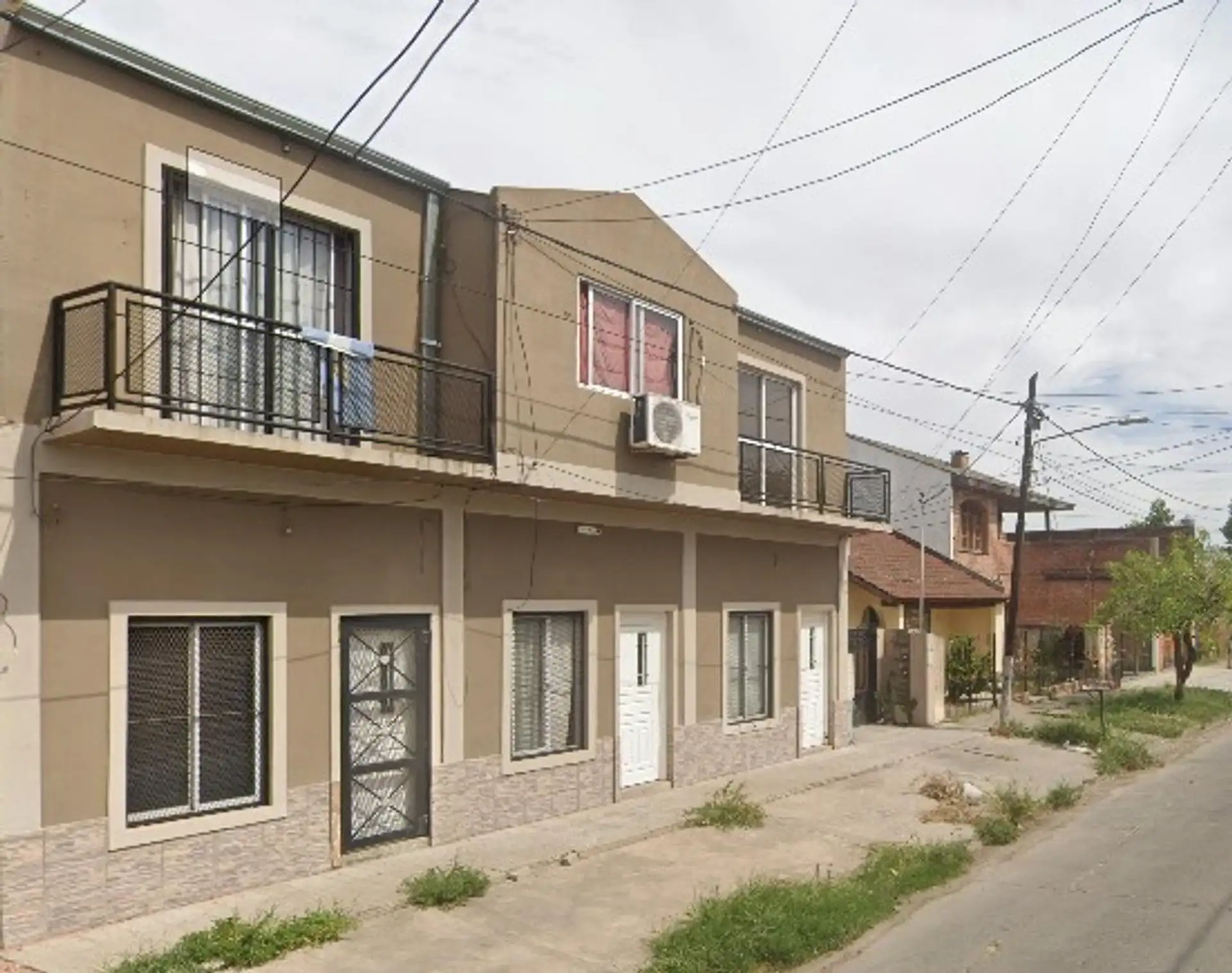 Apartamento dúplex de 3 ambientes em Ituzaingó Norte