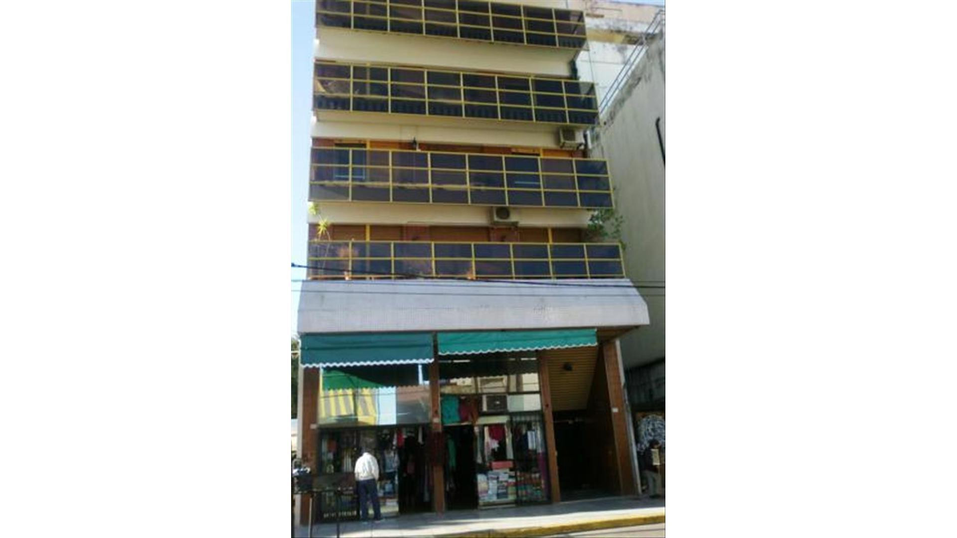 Monoambiente con balcón francés en Villa Ballester