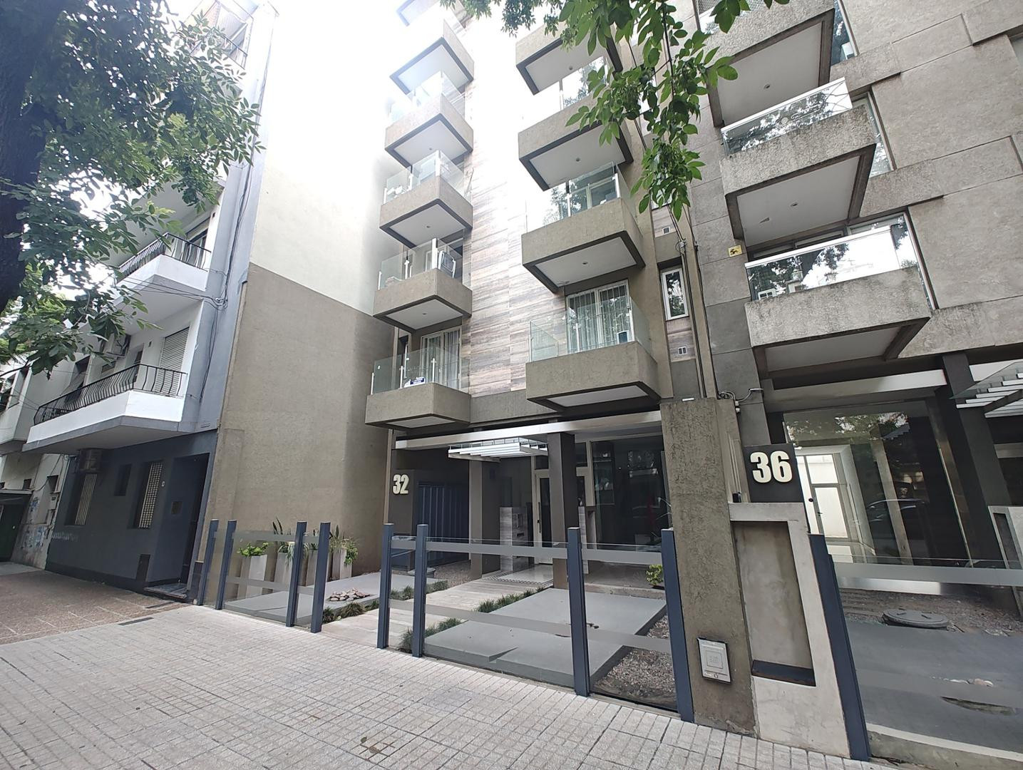 Monoambiente en alquiler con balcón al frente en Villa Luro