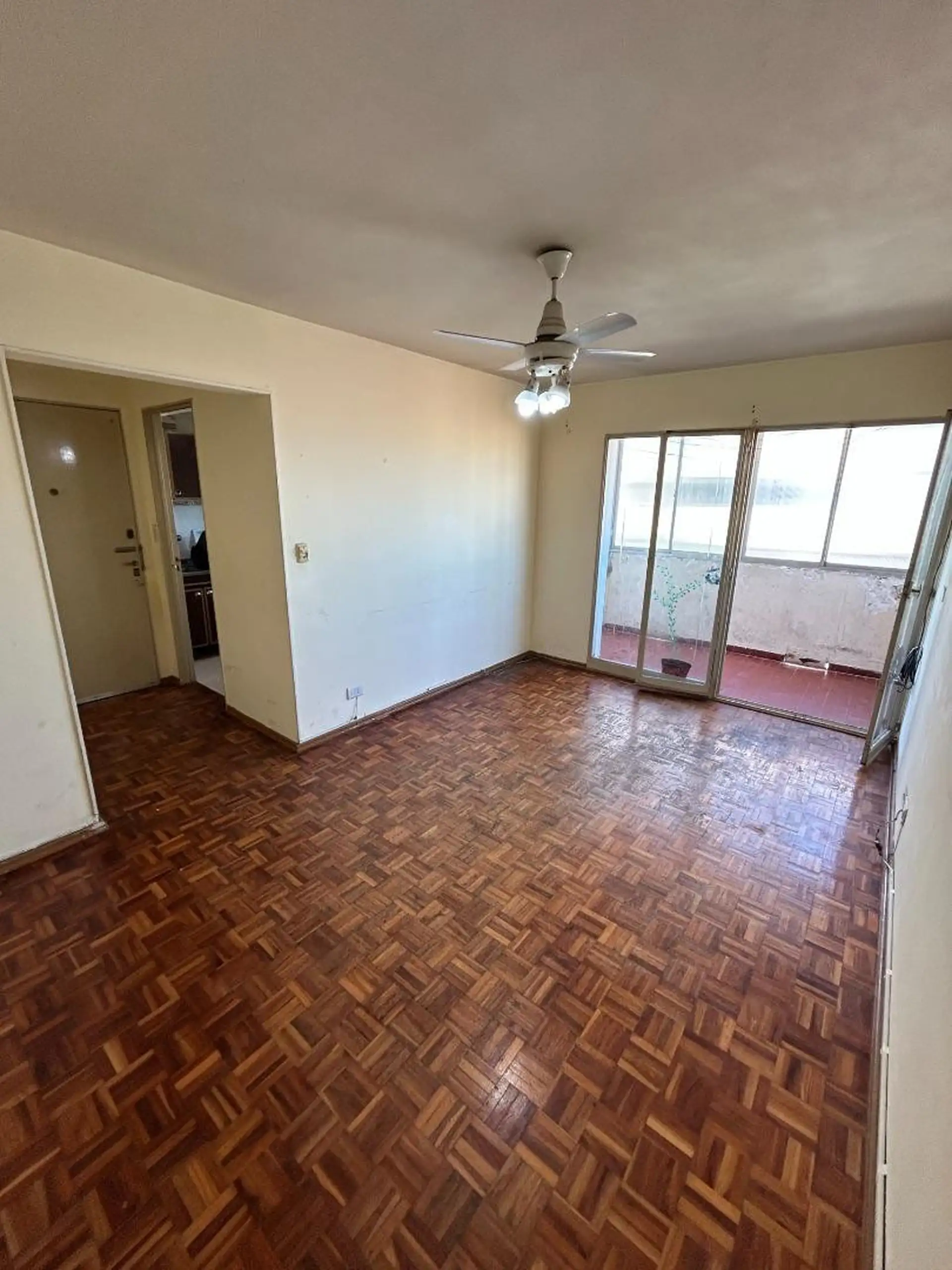 Departamento de 2 ambientes en Flores con balcón al contrafrente