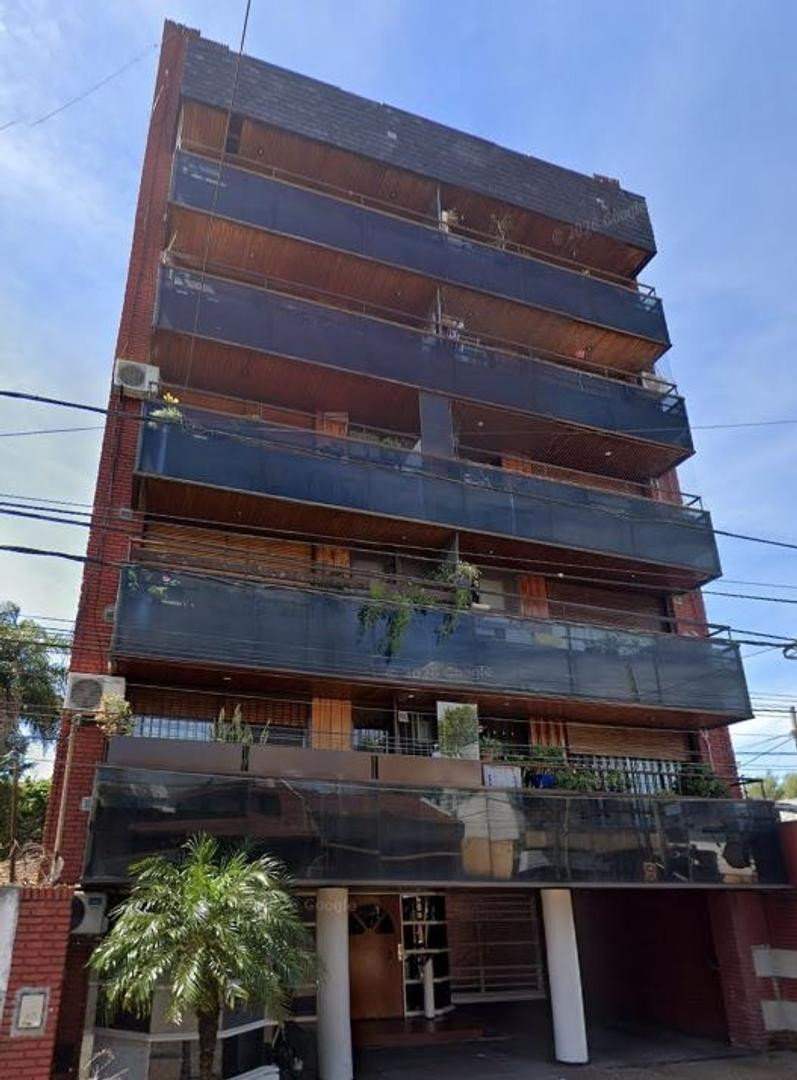 Apartamento de dois dormitórios com vaga de garagem em Villa Ballester