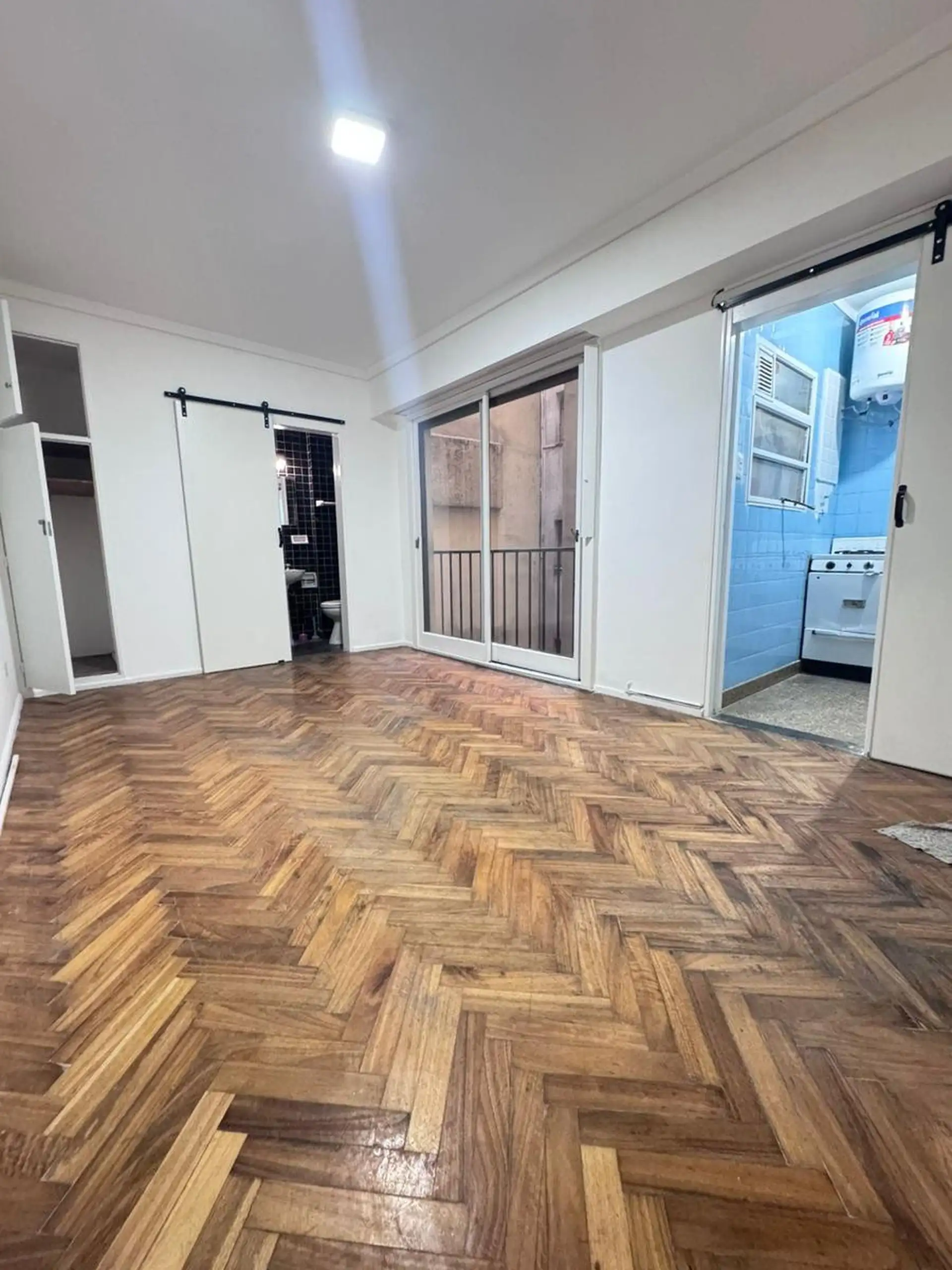 Departamento monoambiente en alquiler en Flores