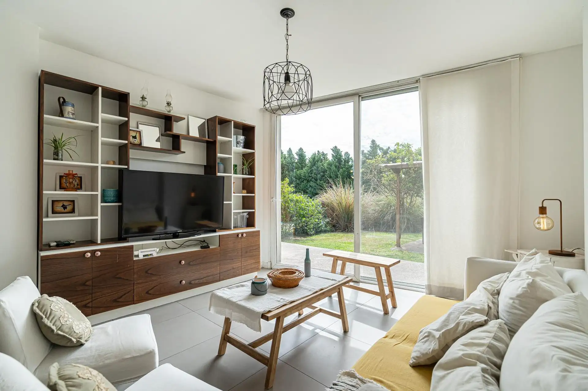 Departamento amoblado de 2 ambientes con jardín en Nordelta