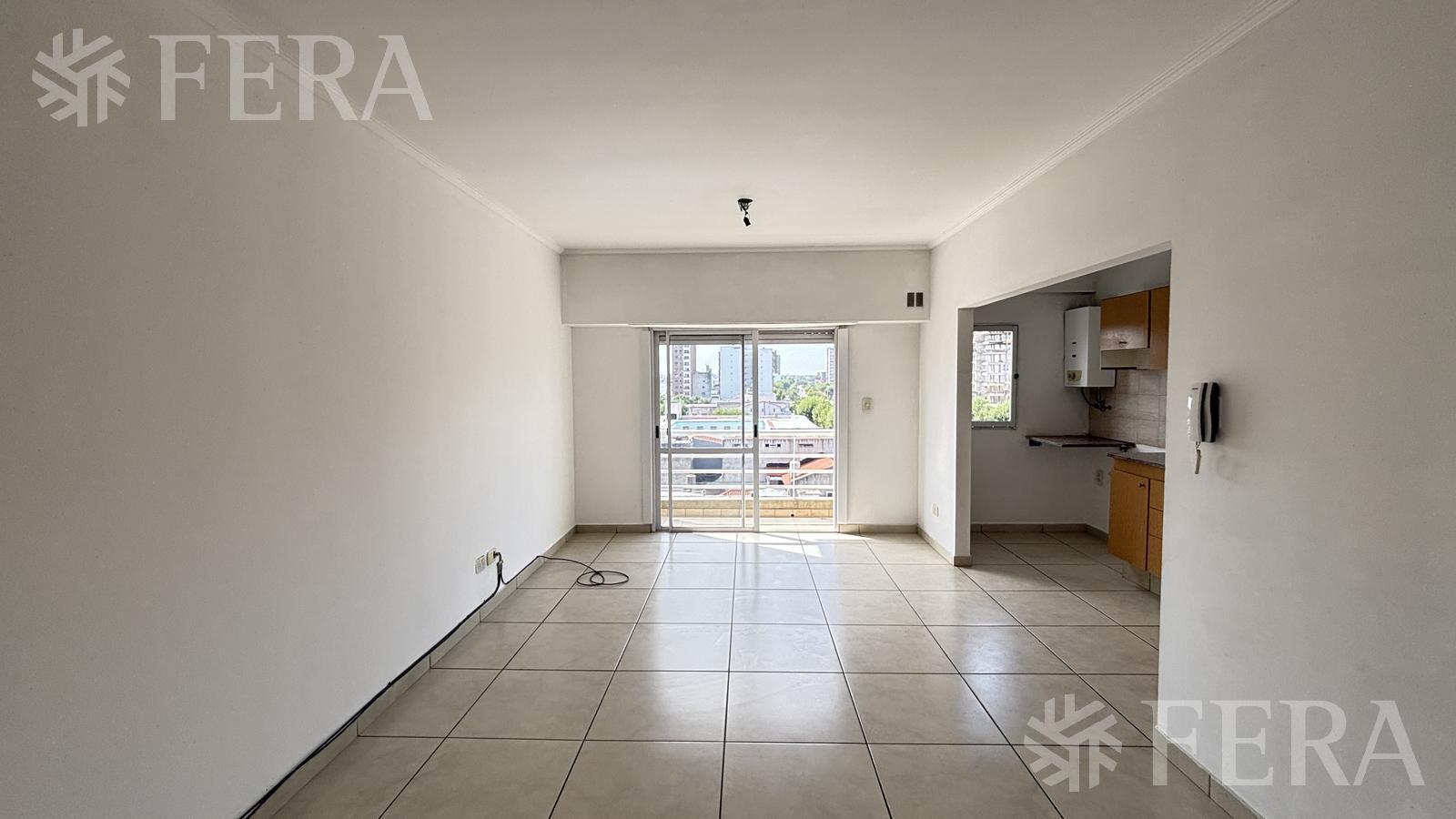 Departamento de 2 ambientes al frente con cochera en Wilde