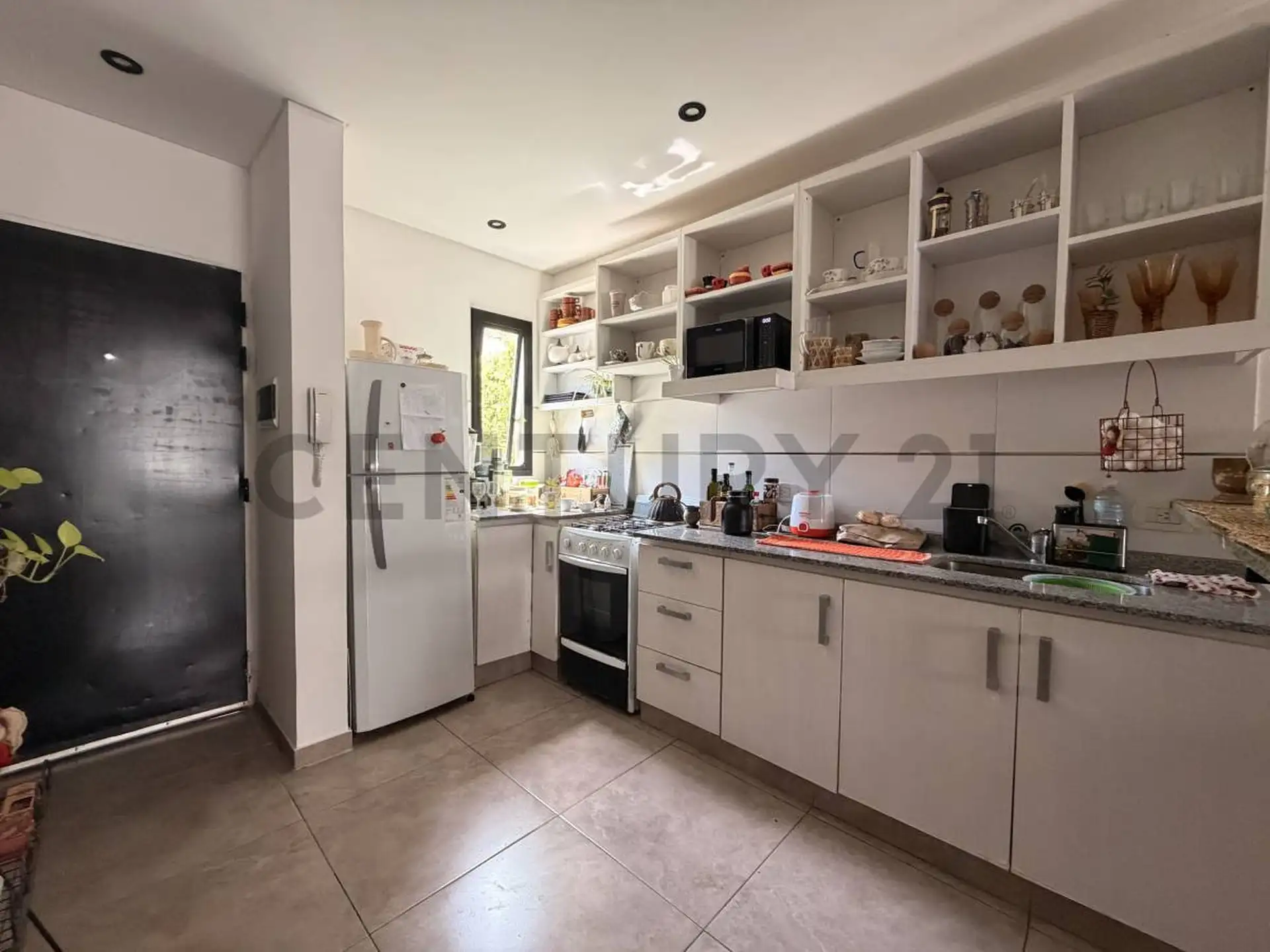 Apartamento duplex mobiliado com 1 quarto em Ituzaingó