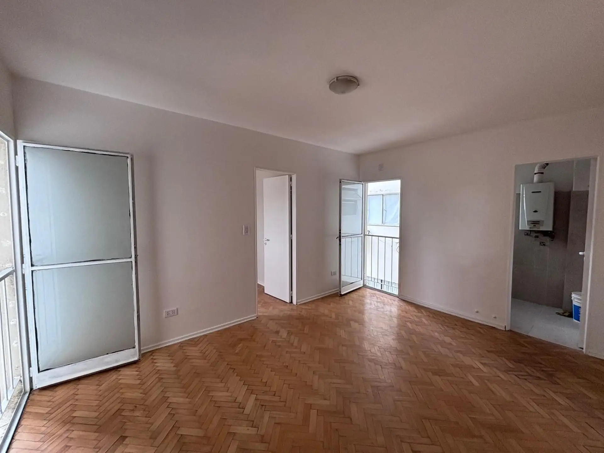 Apartamento de 1 dormitório de frente para a Plaza em Colegiales