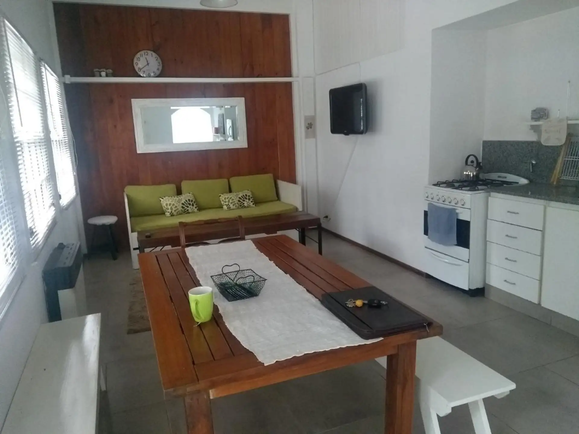 Fully equipped one-bedroom duplex in Victoria