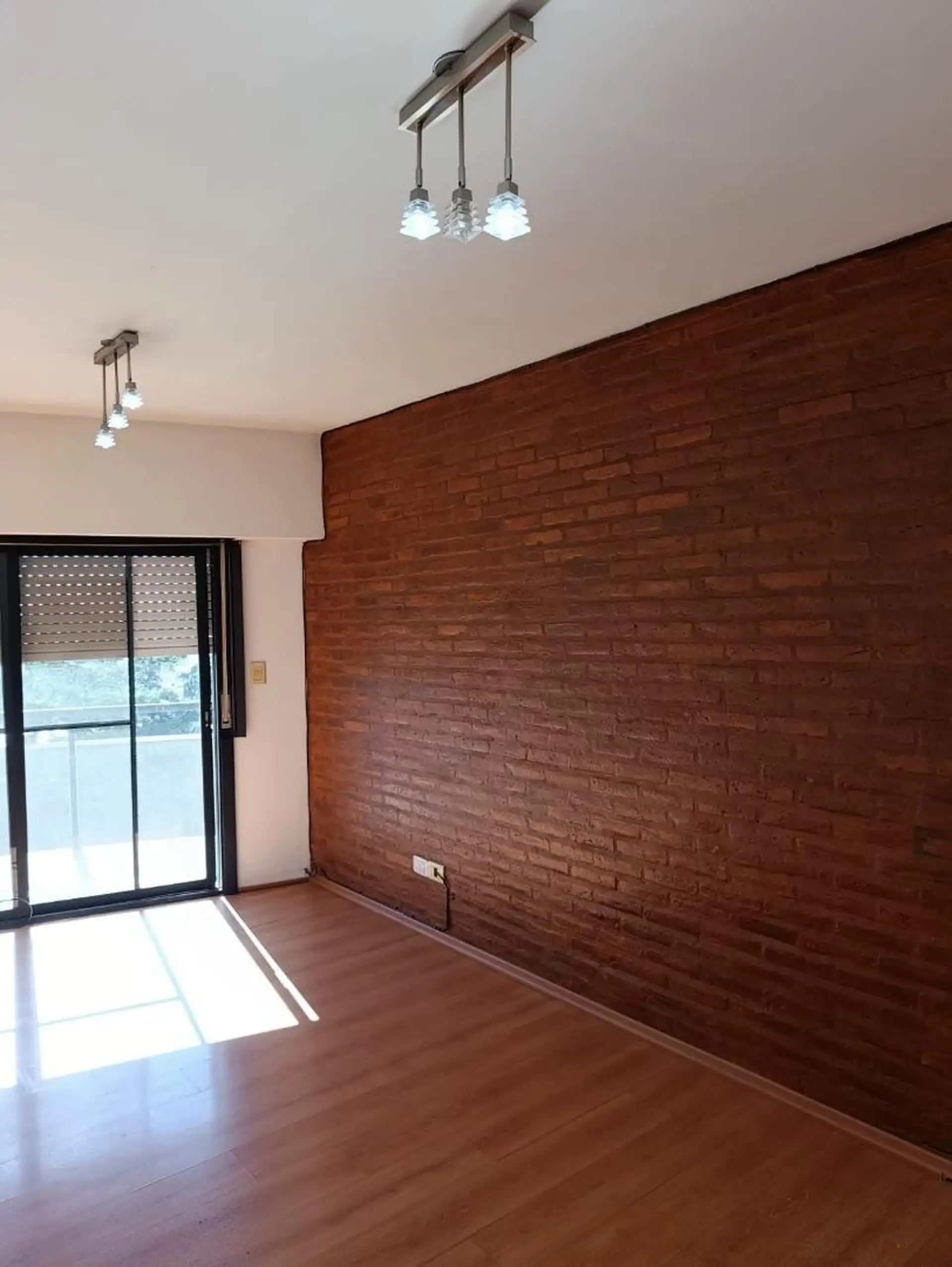 Apartamento de dois ambientes com 1 quarto e vaga de garagem em General San Martín