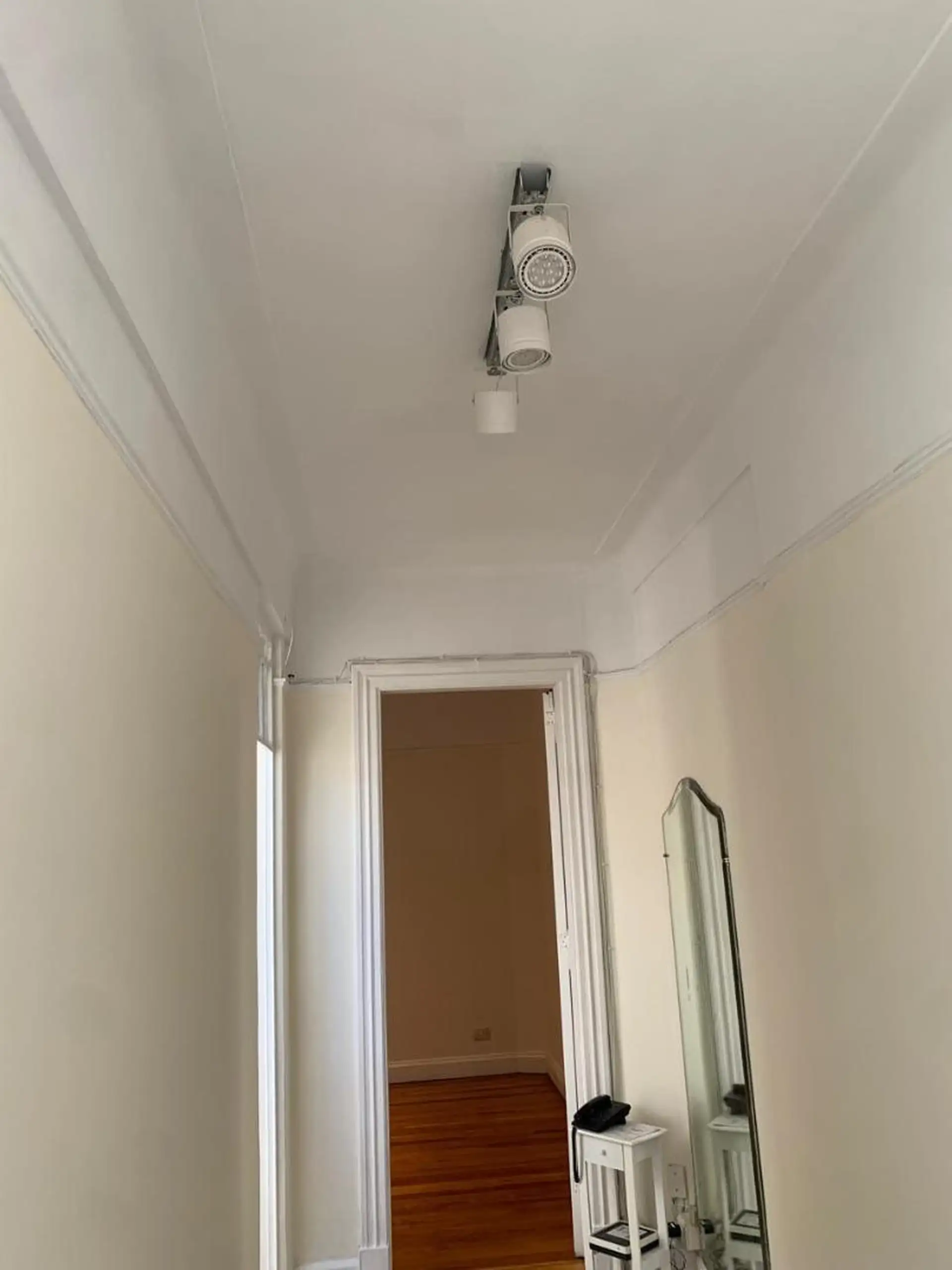 Apartamento de três ambientes de frente para a rua em Caballito