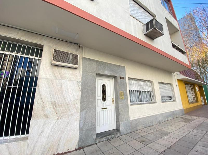 Two-room apartment on the ground level in Lomas de Zamora