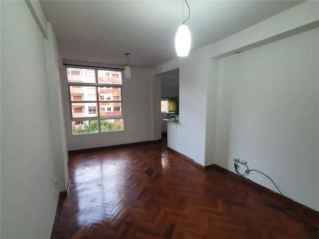Two-room apartment with balcony in Lomas de Zamora