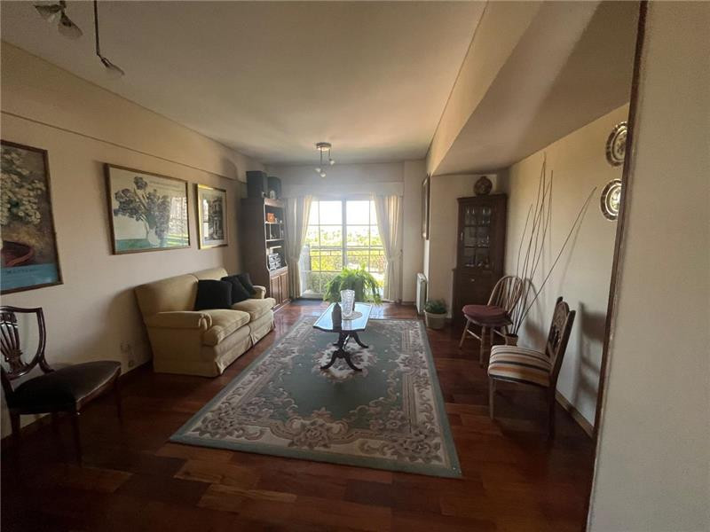 Three-bedroom apartment with private landing in Lomas de Zamora