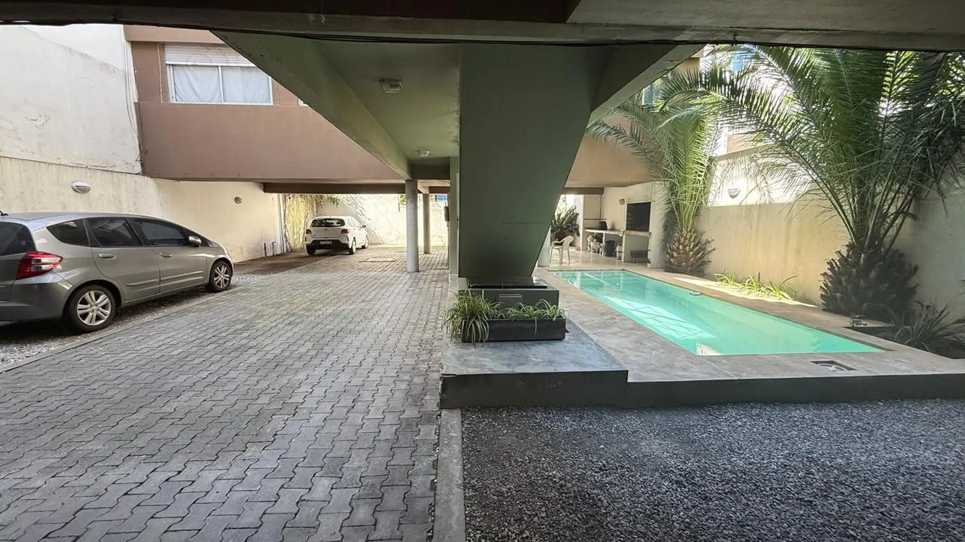 Two-bedroom apartment with balcony in Acassuso