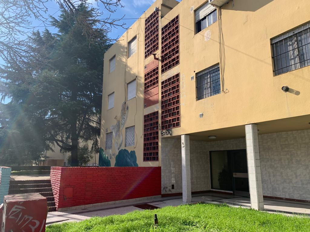Apartamento com 2 quartos em Lanús Oeste