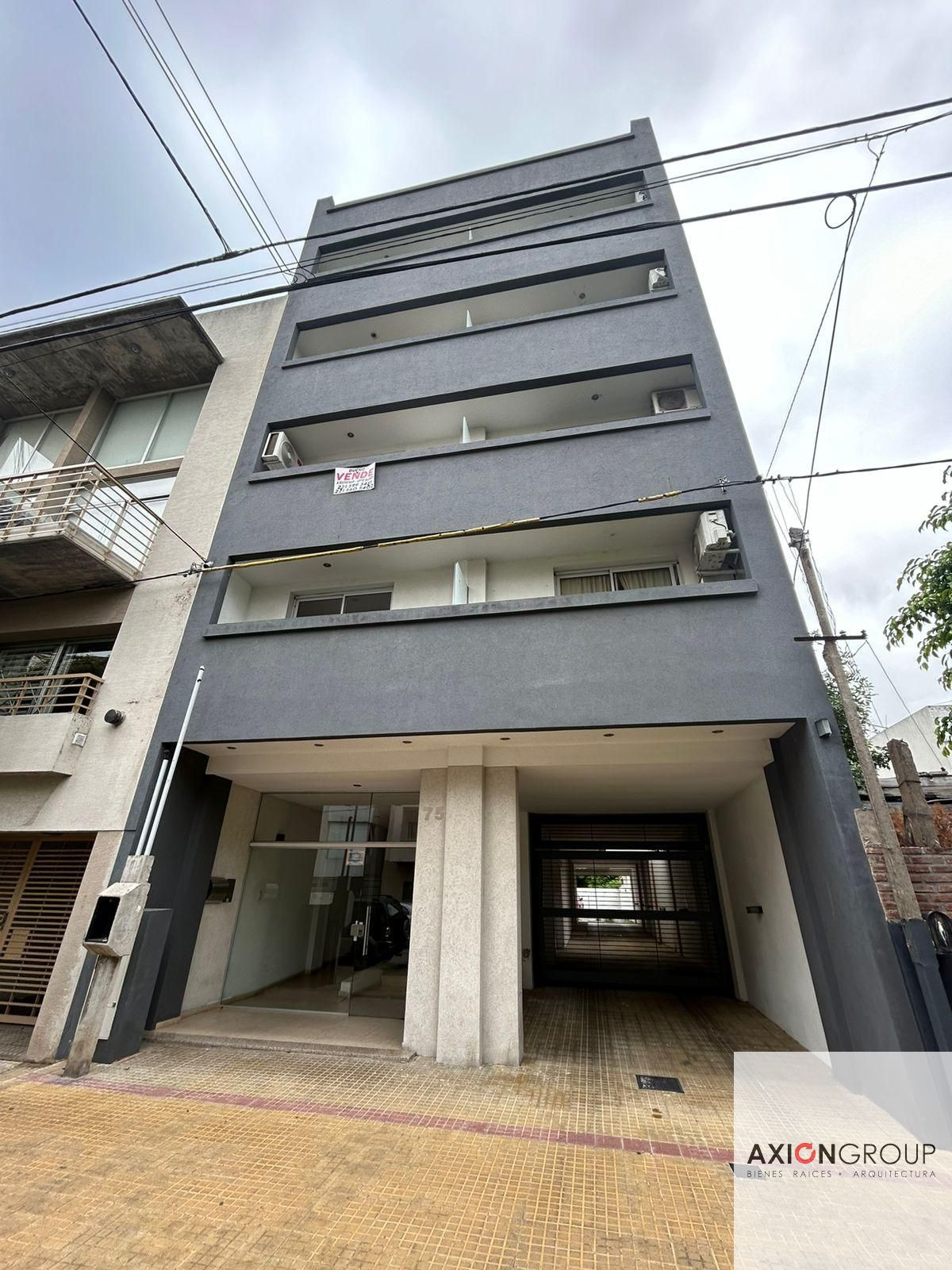 Monoambiente con balcón en La Plata