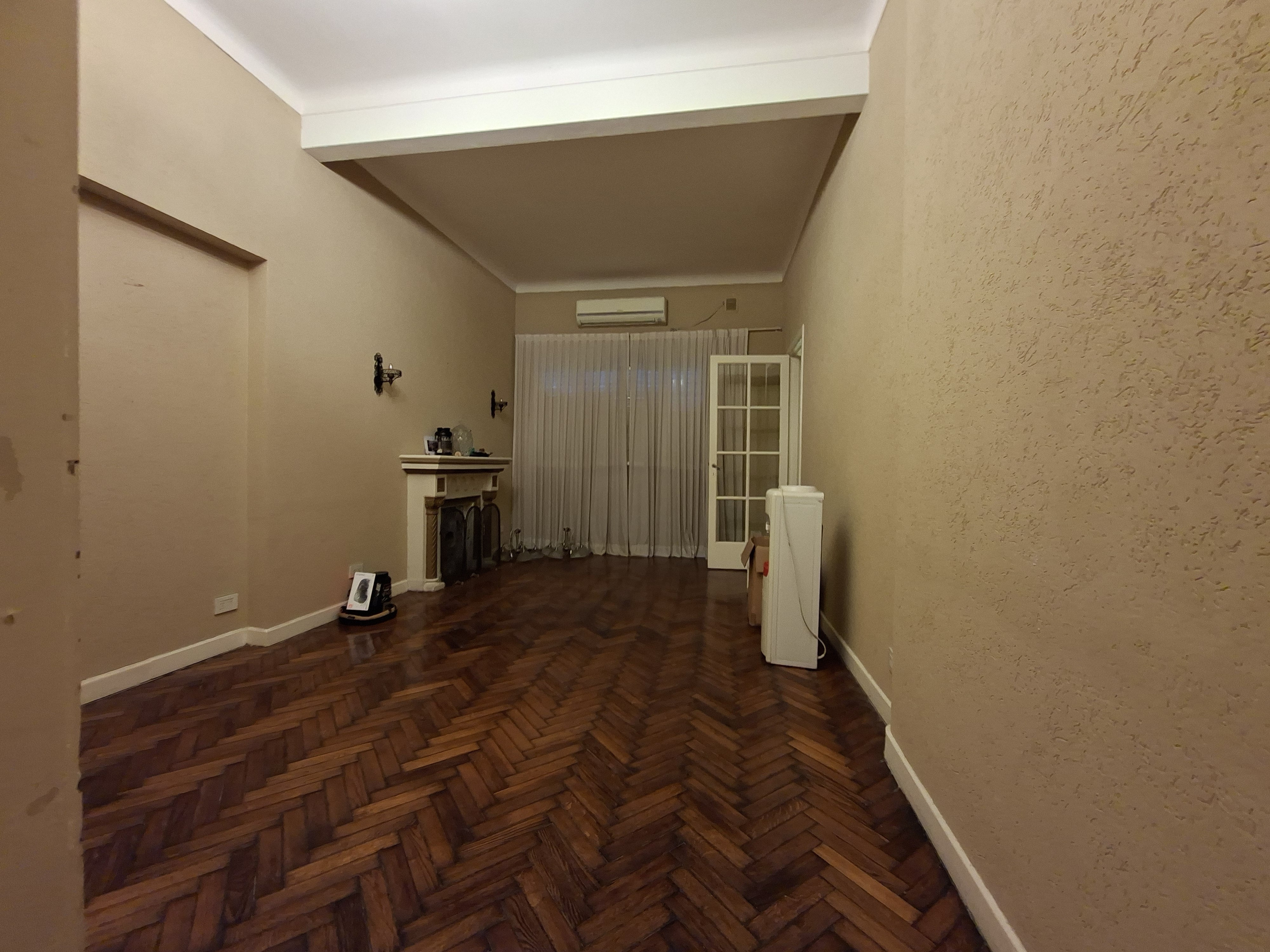 Five-bedroom house in Lomas de Zamora