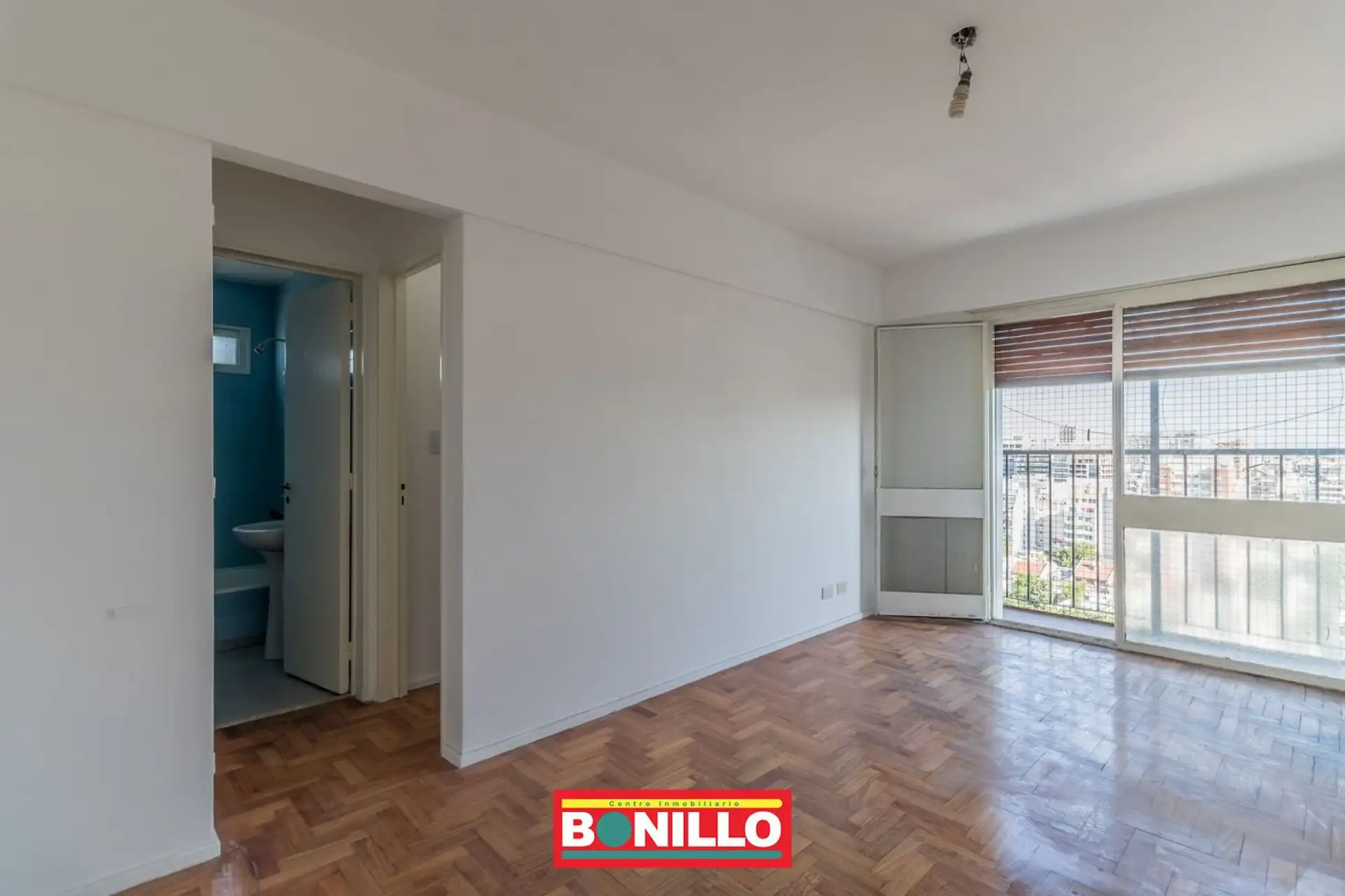 Departamento de 2 ambientes con balcón francés en Flores