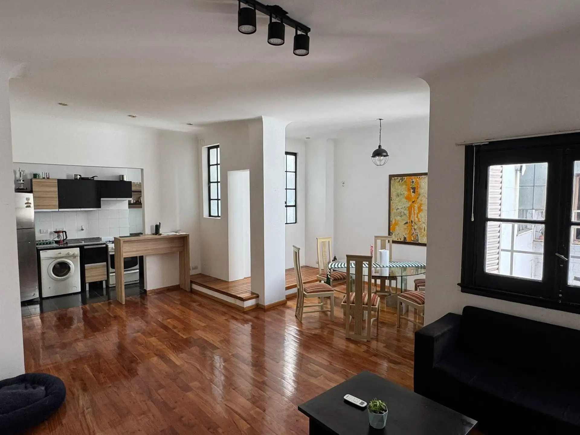 Четырёхкомнатная квартира с 3 спальнями в Monserrat