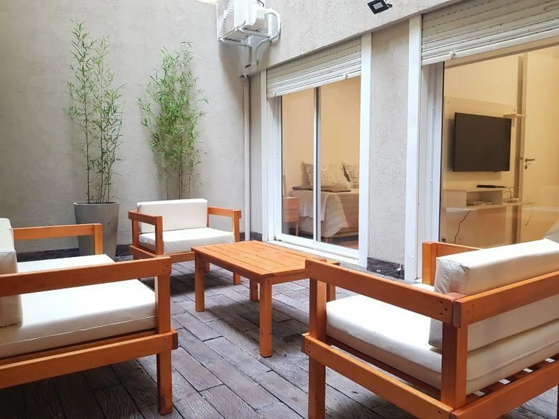 Fully furnished two-bedroom apartment in Recoleta