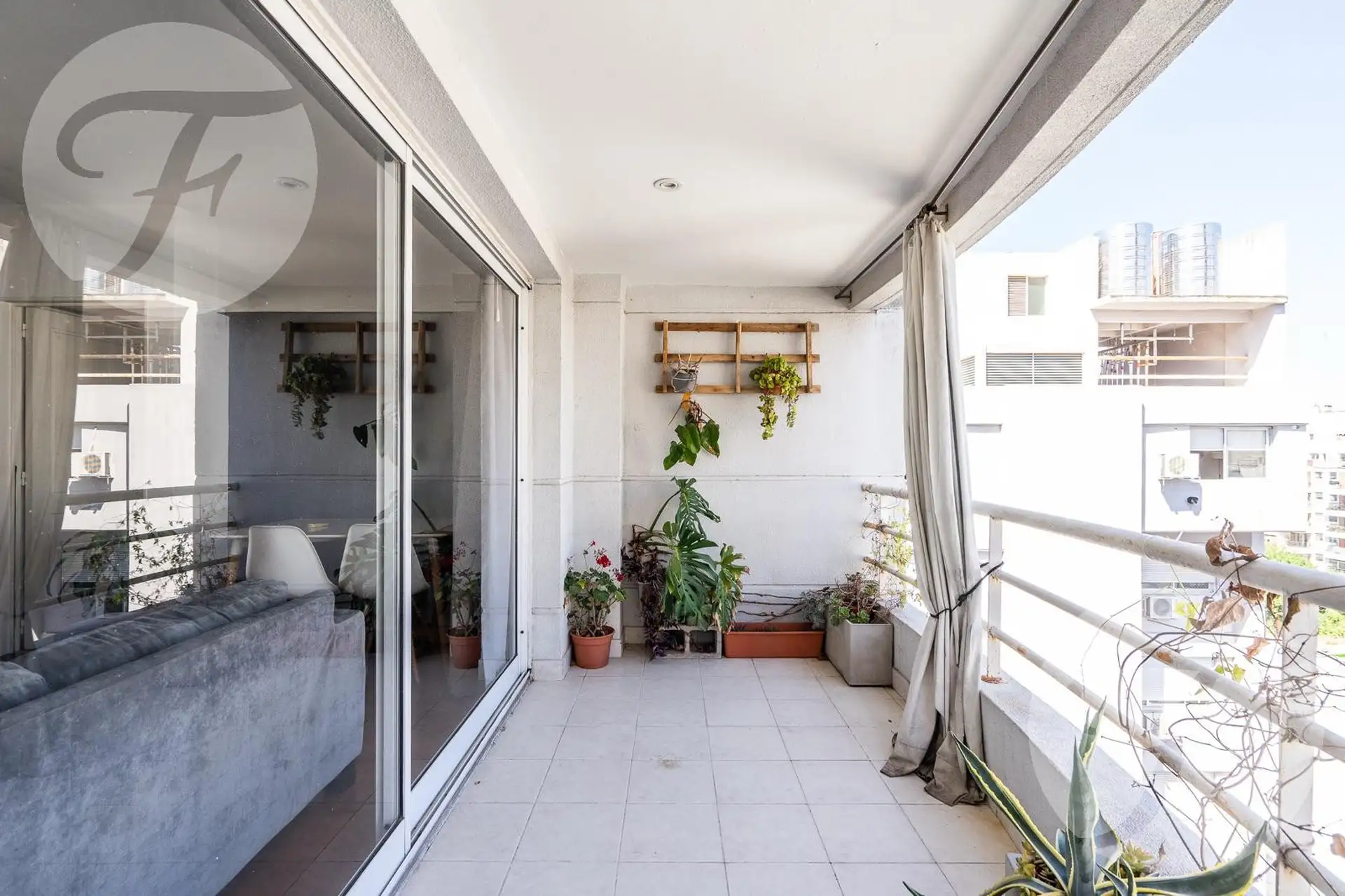 Departamento de 2 ambientes en suite semiamoblado en Colegiales