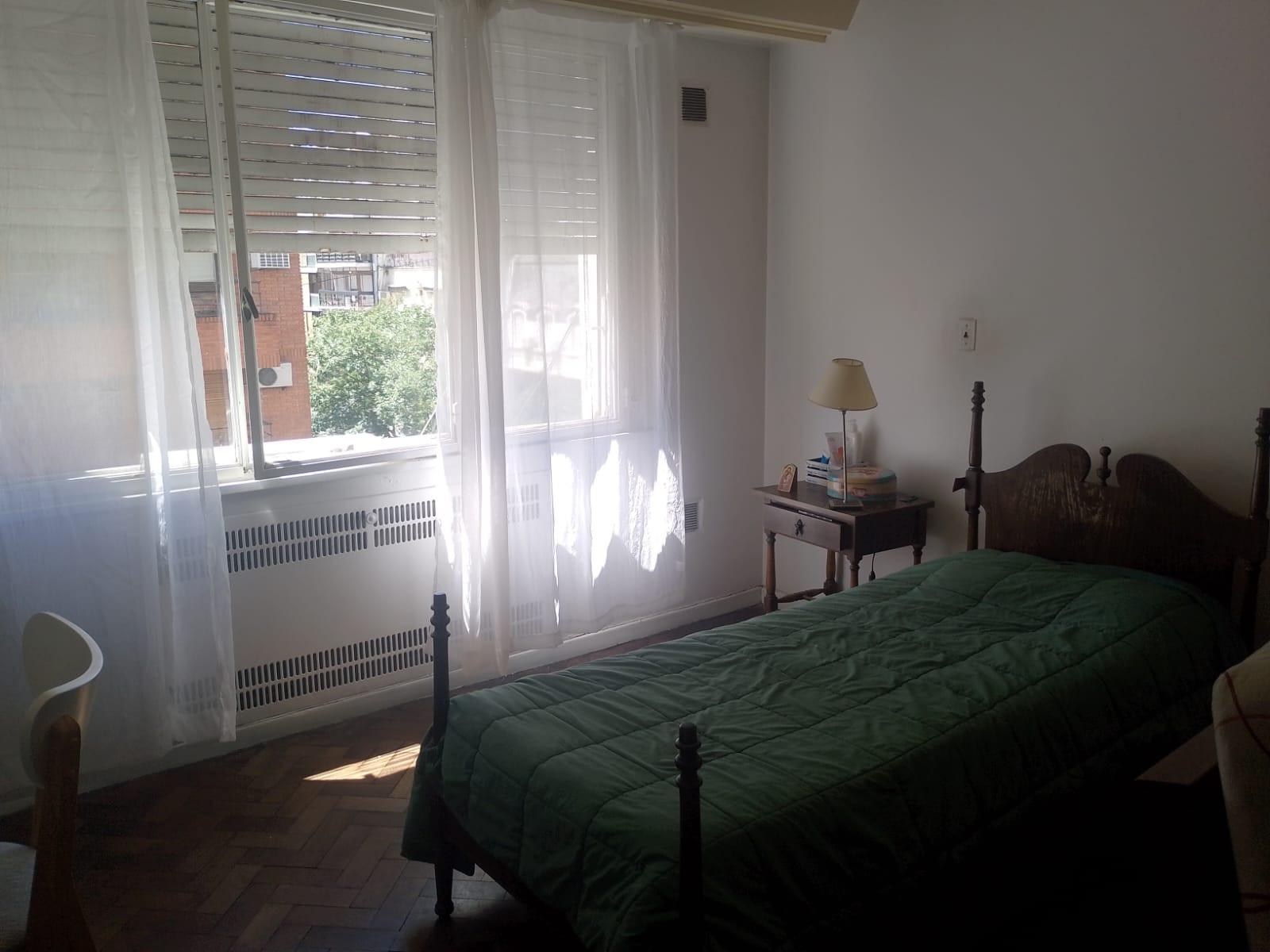Front-facing studio apartment in Recoleta