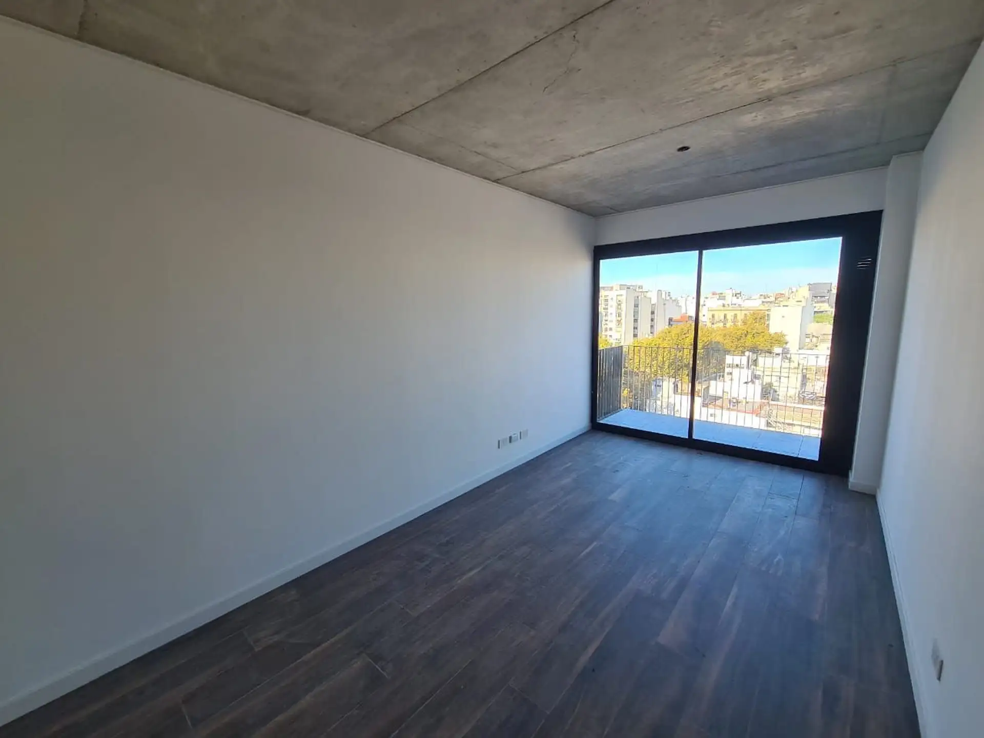 Departamento de 2 ambientes al contrafrente con balcón en Villa Crespo