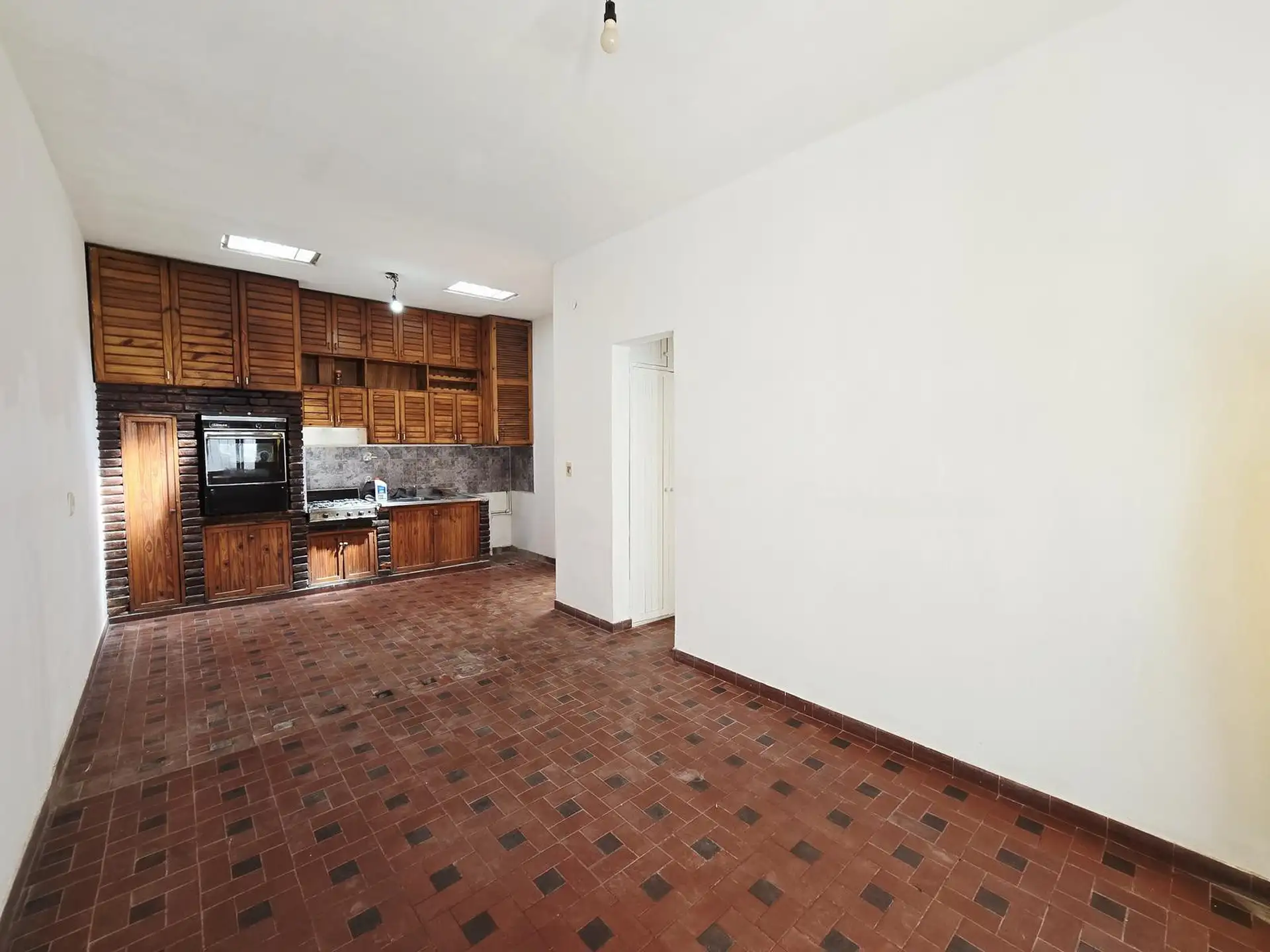 Two-bedroom ground-floor PH with patio in Billinghurst