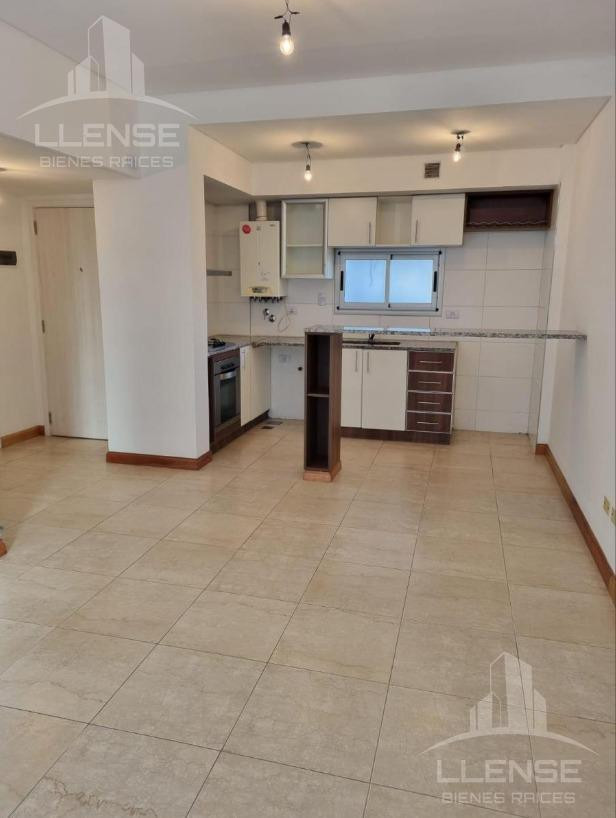 Departamento de 2 ambientes con cochera en Quilmes Centro