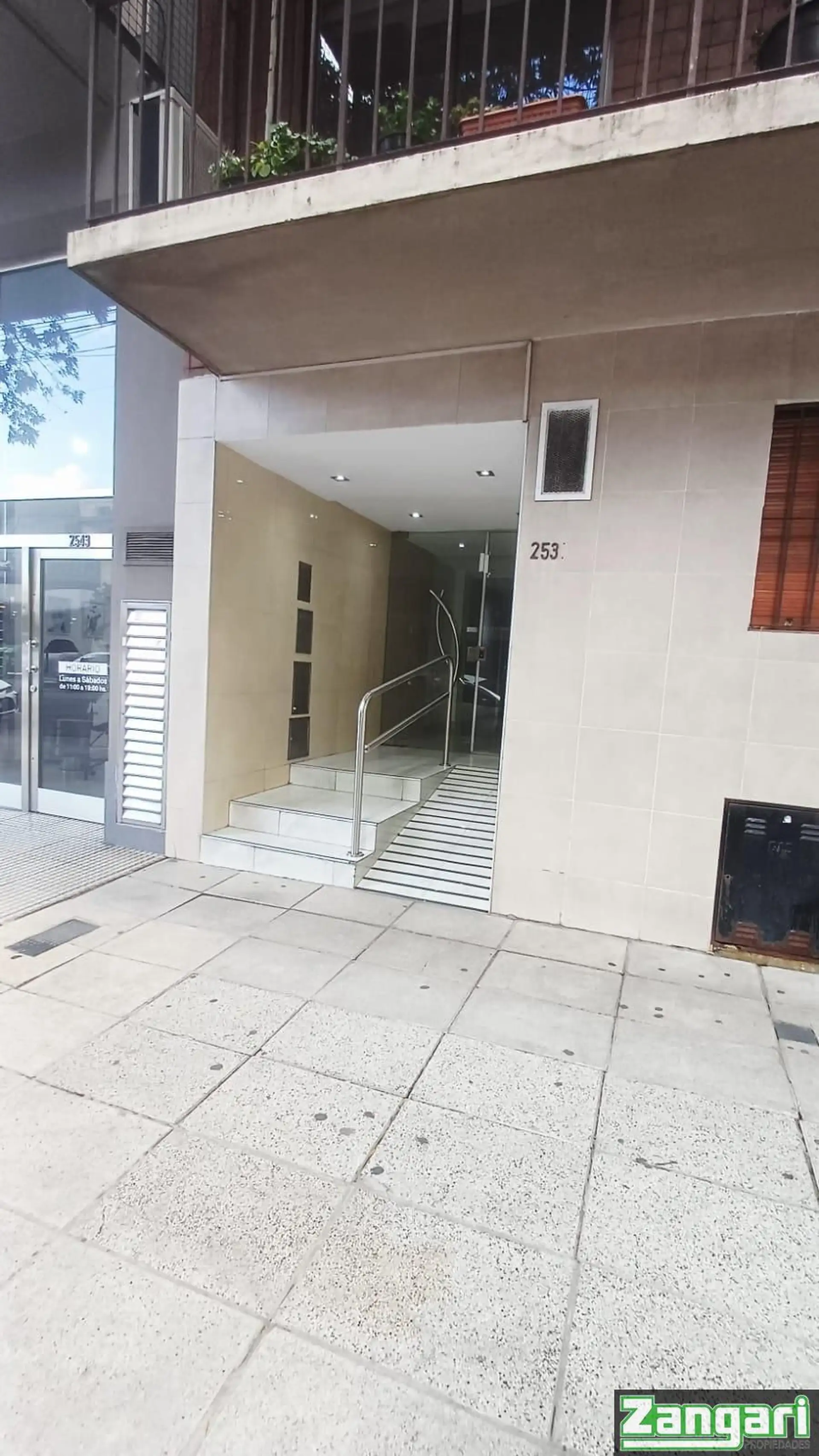 Casa en alquiler de 2 dormitorios en Flores