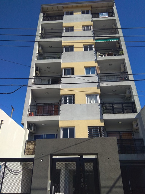 Departamento de 2 ambientes con balcón en Santos Lugares