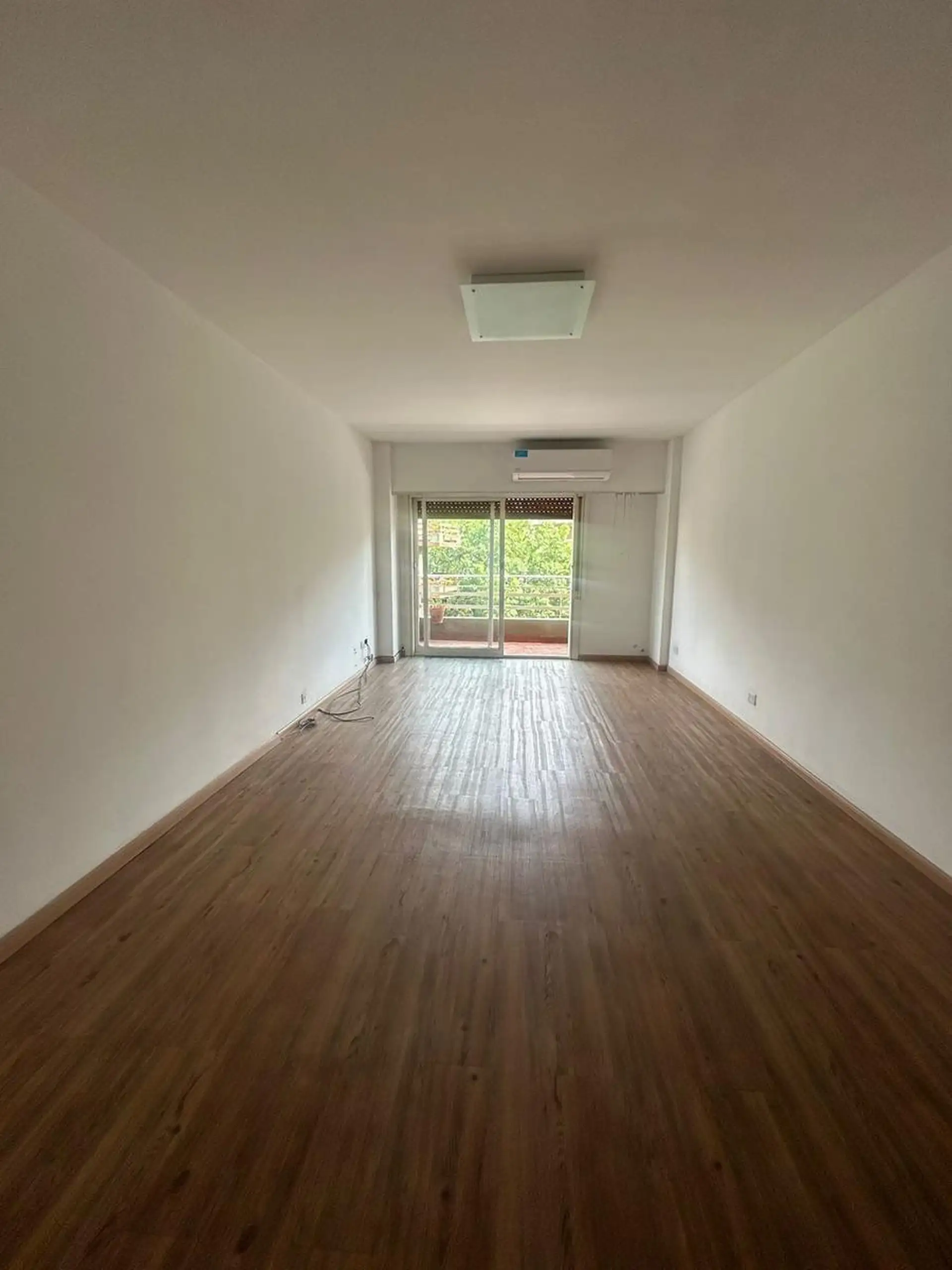 Departamento de 4 ambientes con balcón en Villa Devoto