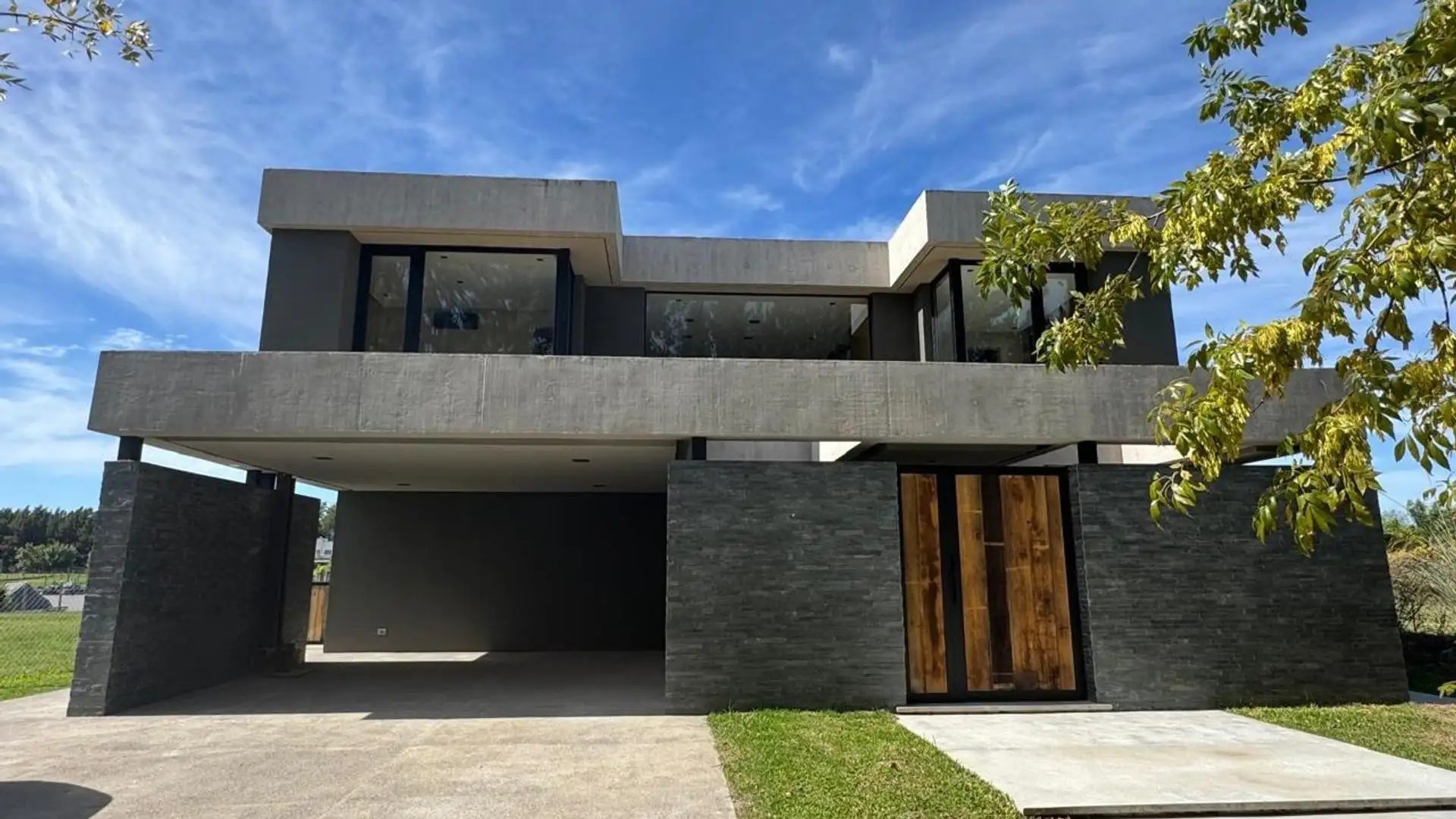 New house in Tigre (San Juan Náutico)