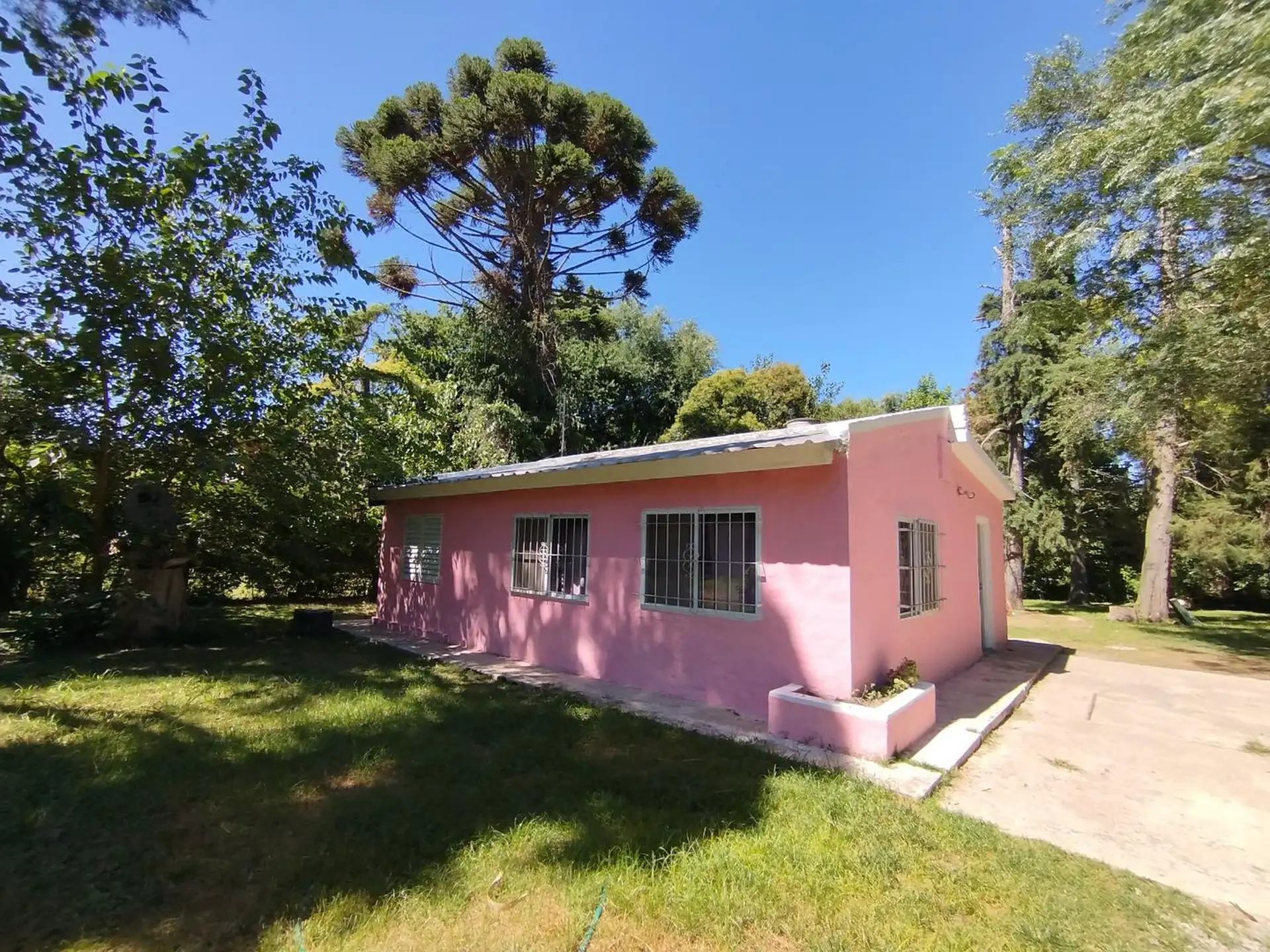 Two-bedroom house with annex and garden in Zárate