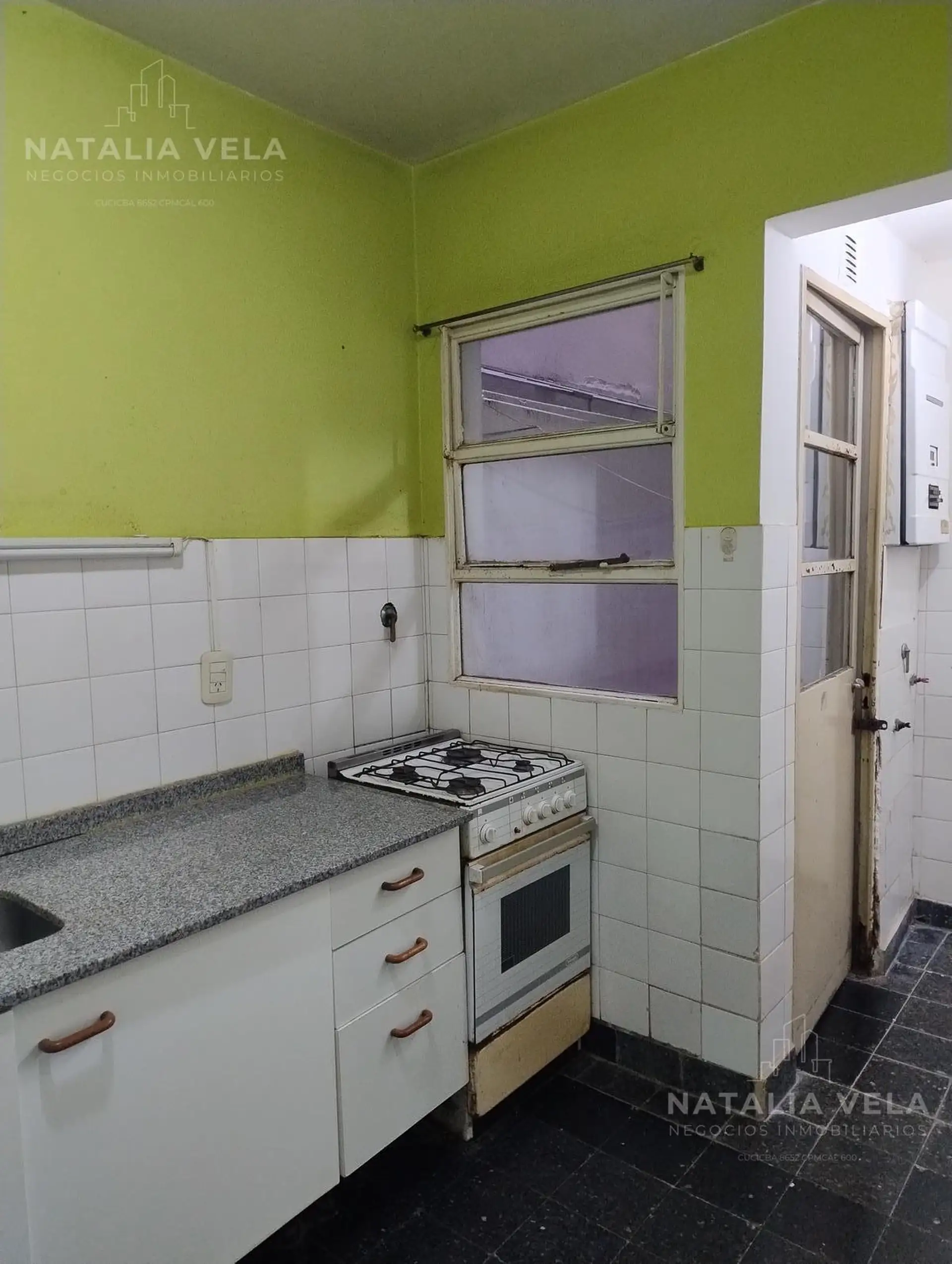 Departamento de 2 ambientes con patio en Flores