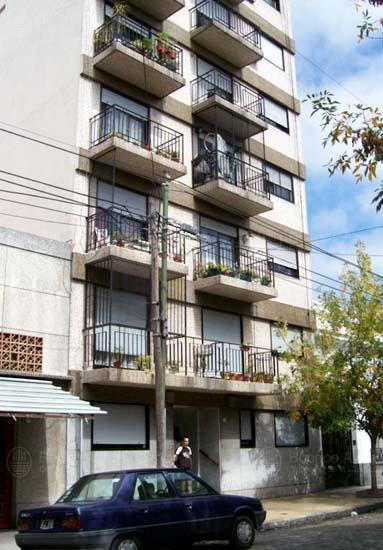 Departamento de 3 ambientes en Parque Patricios, al contrafrente