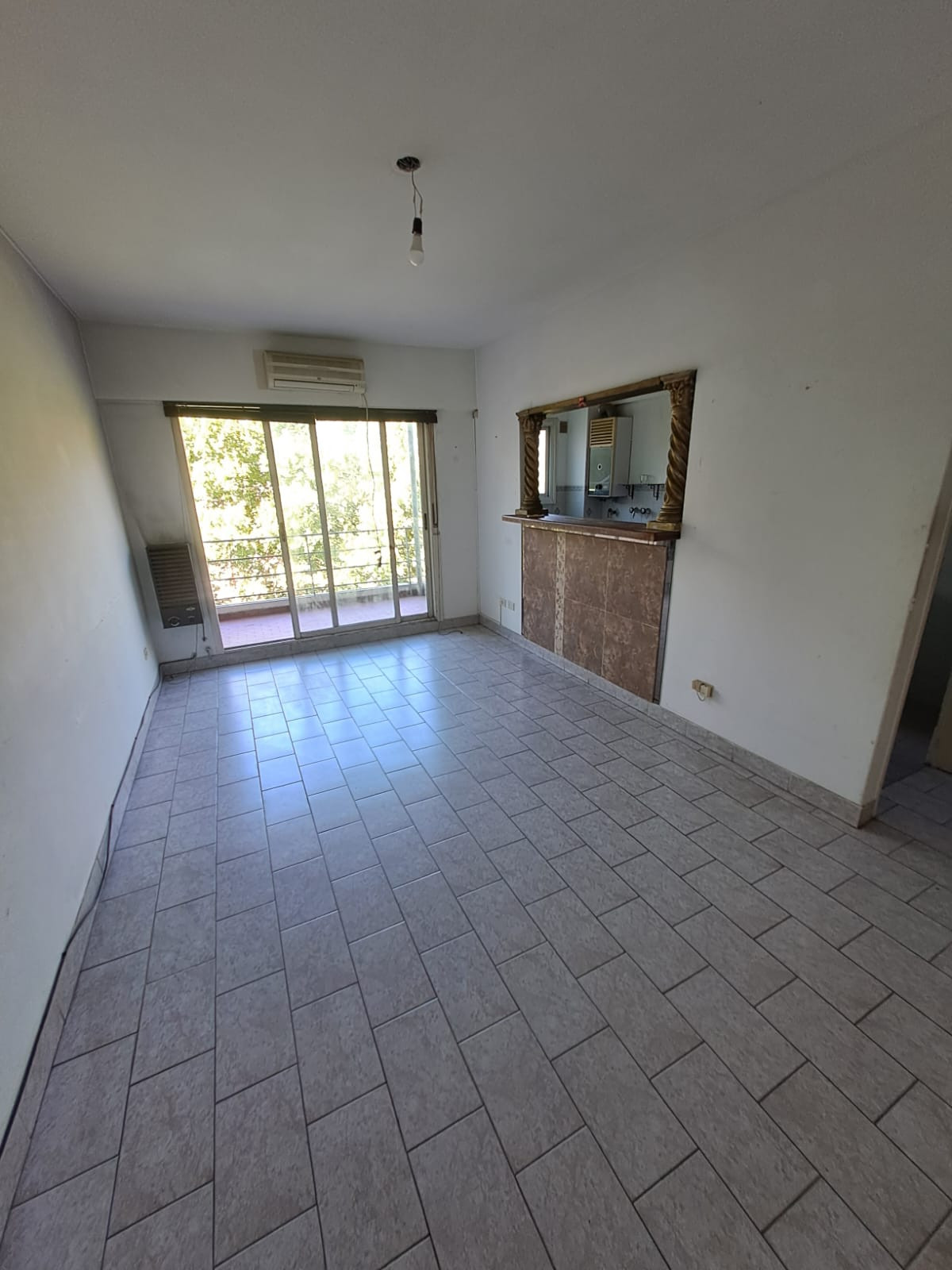 Apartamento de 1 quarto em Monte Castro