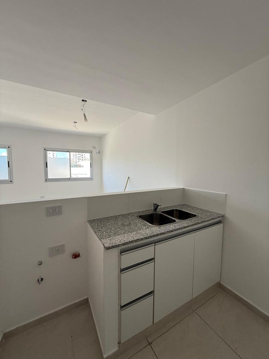 Kitnet para aluguel em Buenos Aires com 20 m² e frente para a rua