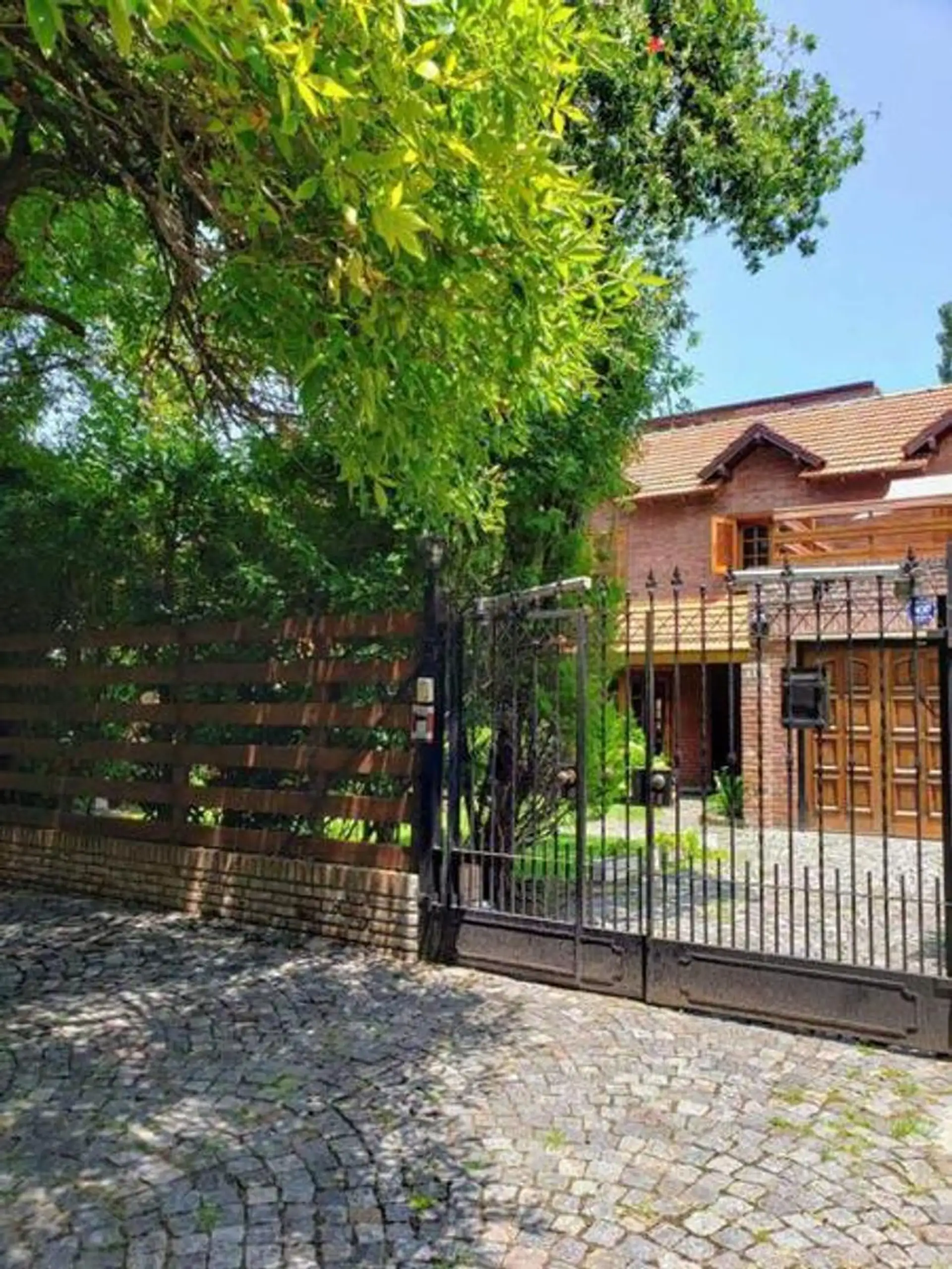 Casa de 3 dormitórios em Martínez